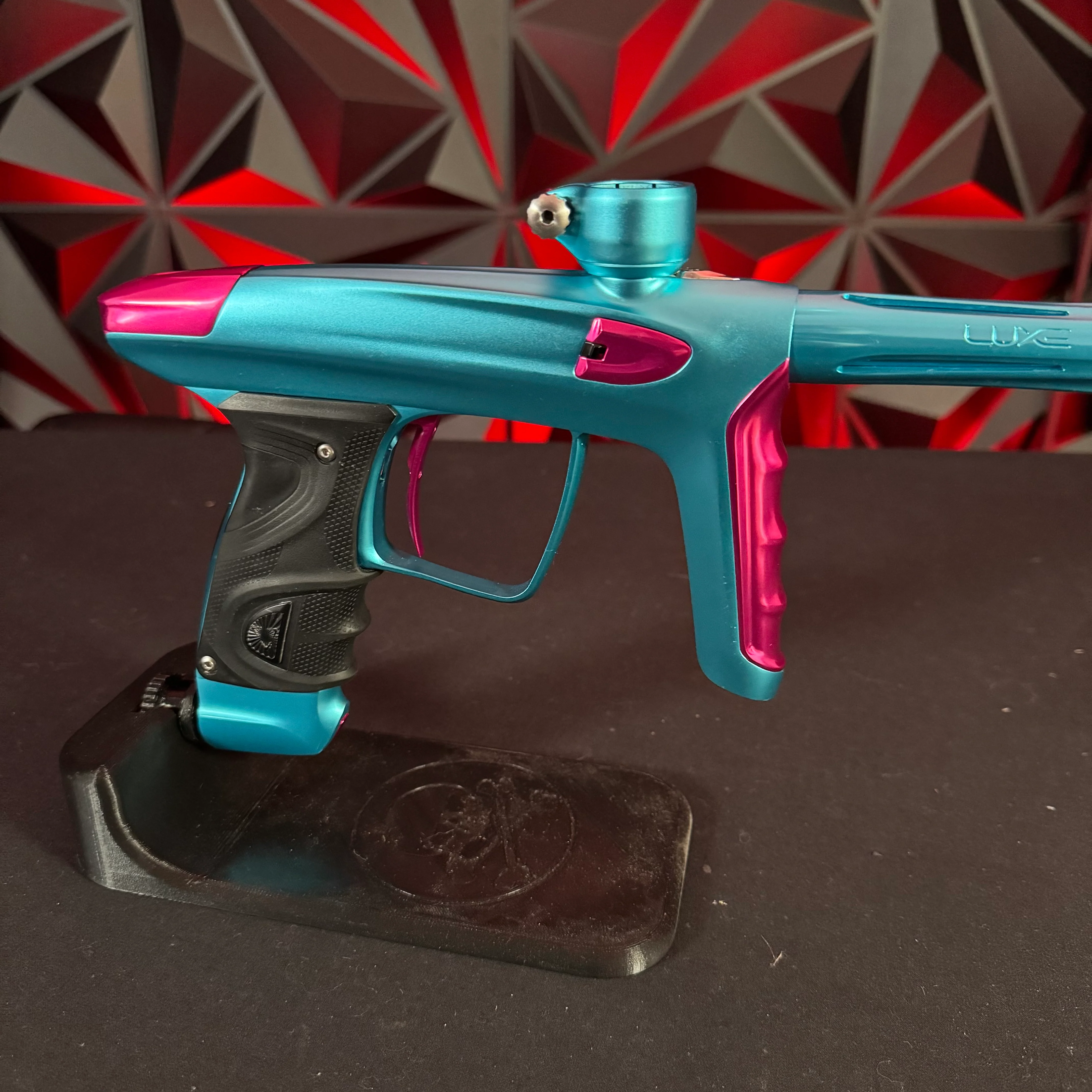 Used DLX Luxe TM40 Paintball Gun - Dust Blue / Polished Pink - Image 4