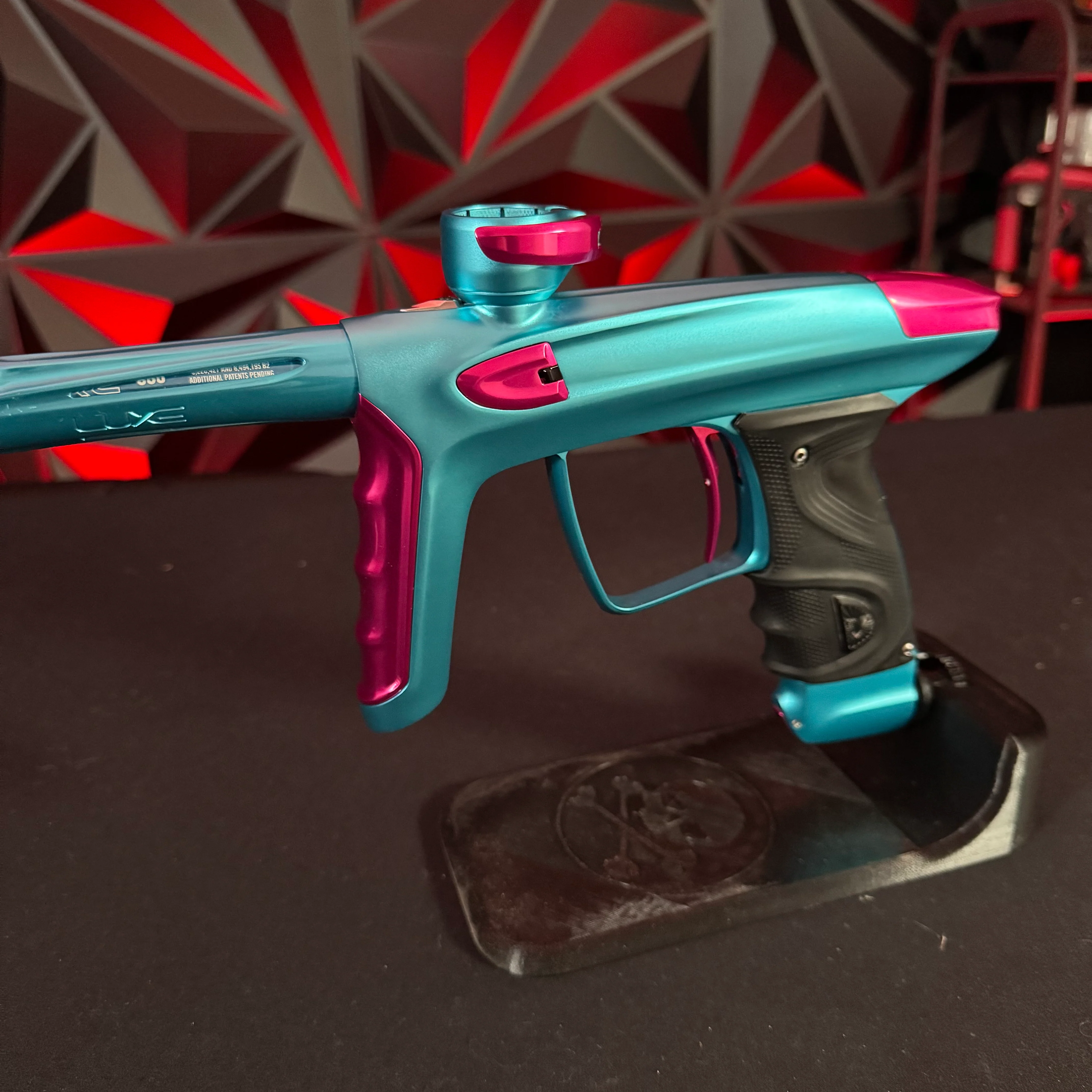 Used DLX Luxe TM40 Paintball Gun - Dust Blue / Polished Pink - Image 5