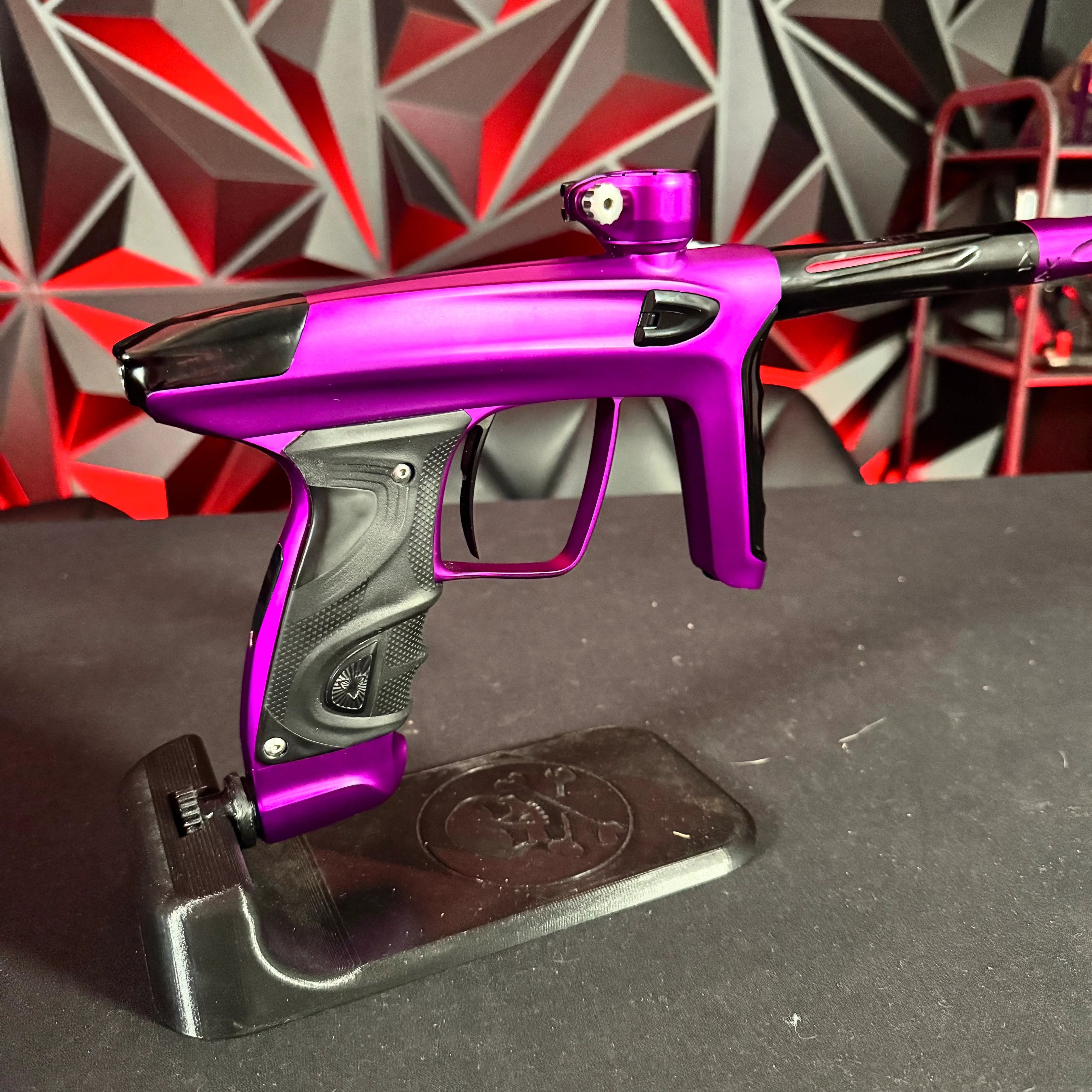 Used DLX Luxe TM40 Paintball Gun - Dust Purple/Polished Black - Image 2