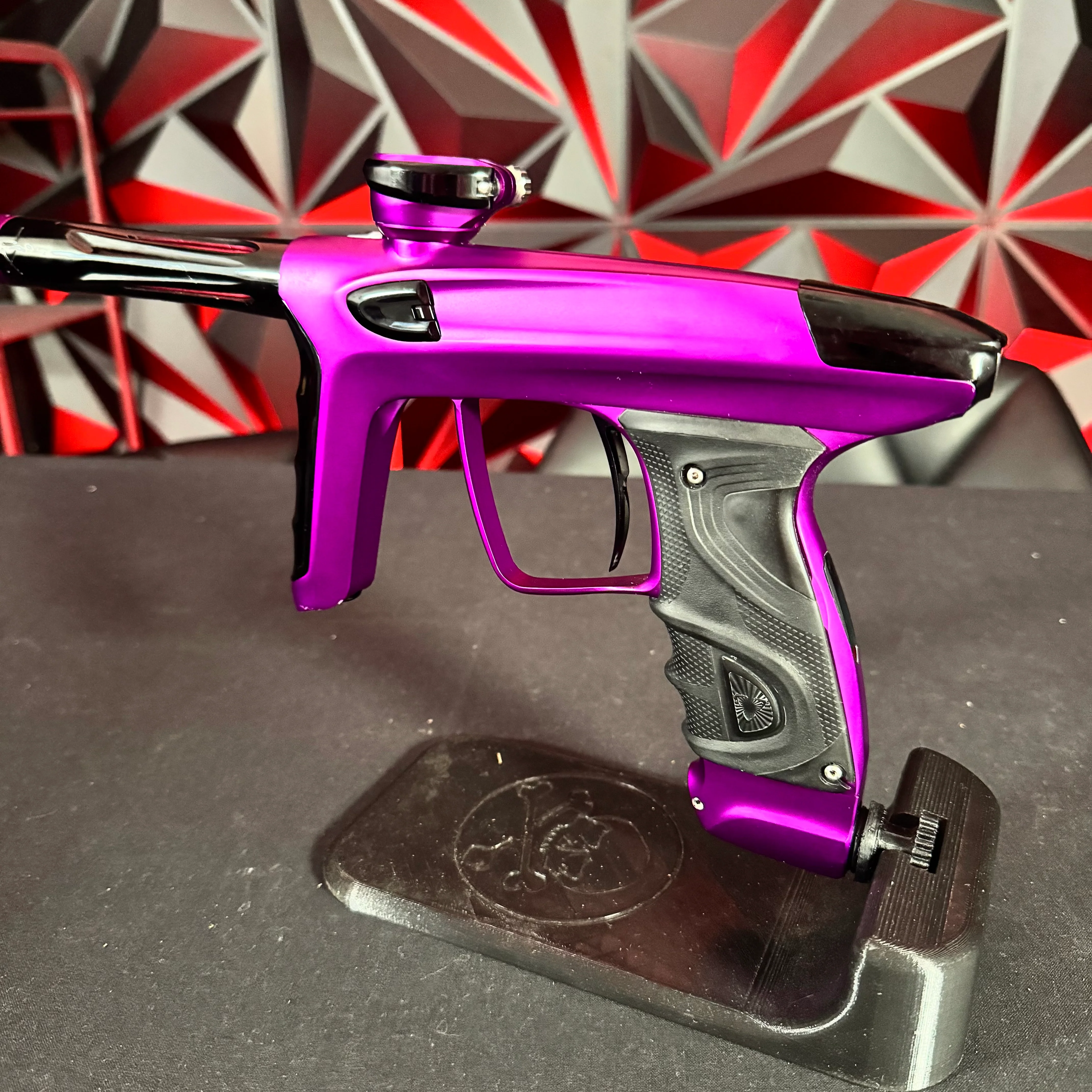 Used DLX Luxe TM40 Paintball Gun - Dust Purple/Polished Black - Image 3