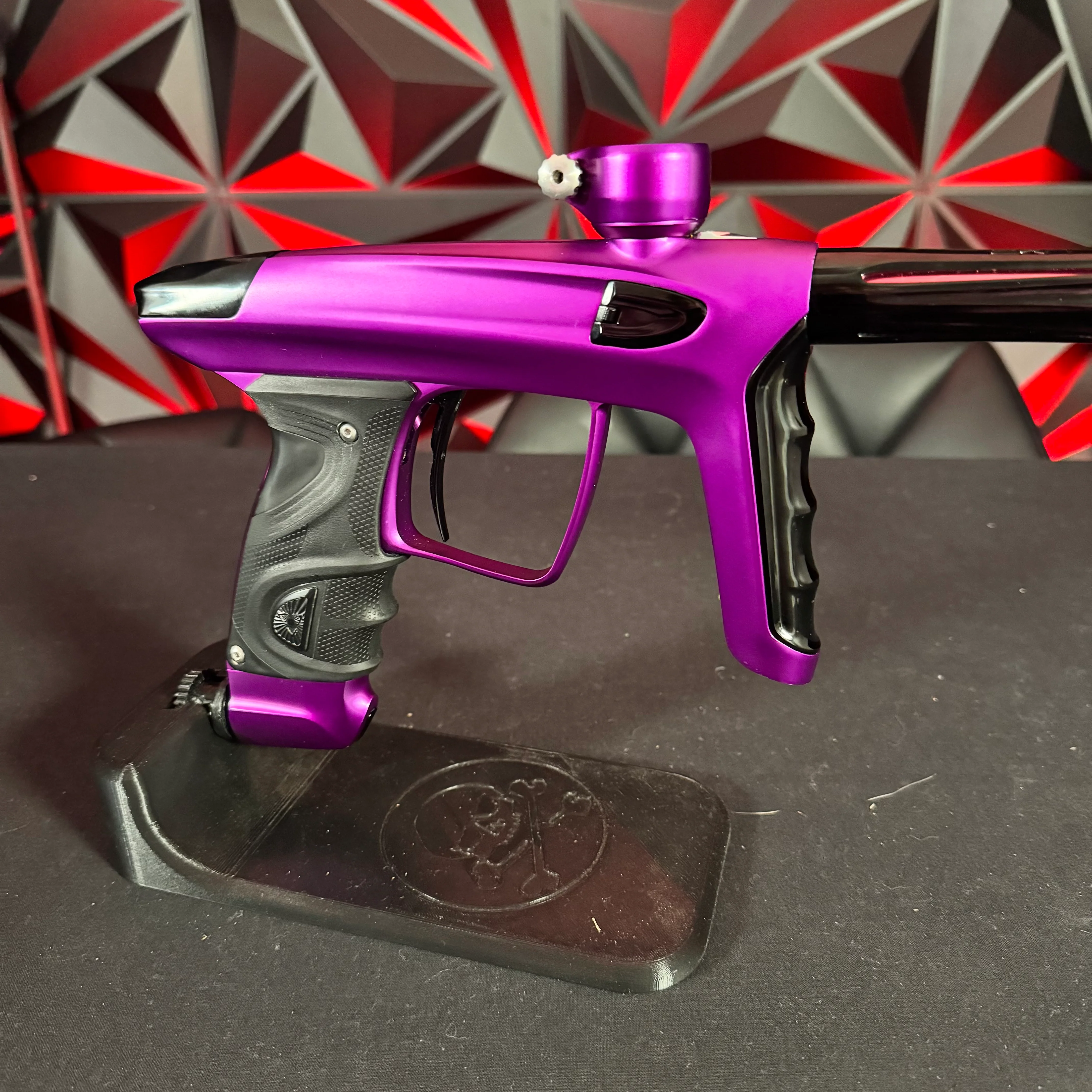 Used DLX Luxe TM40 Paintball Gun - Dust Purple/Polished Black - Image 4