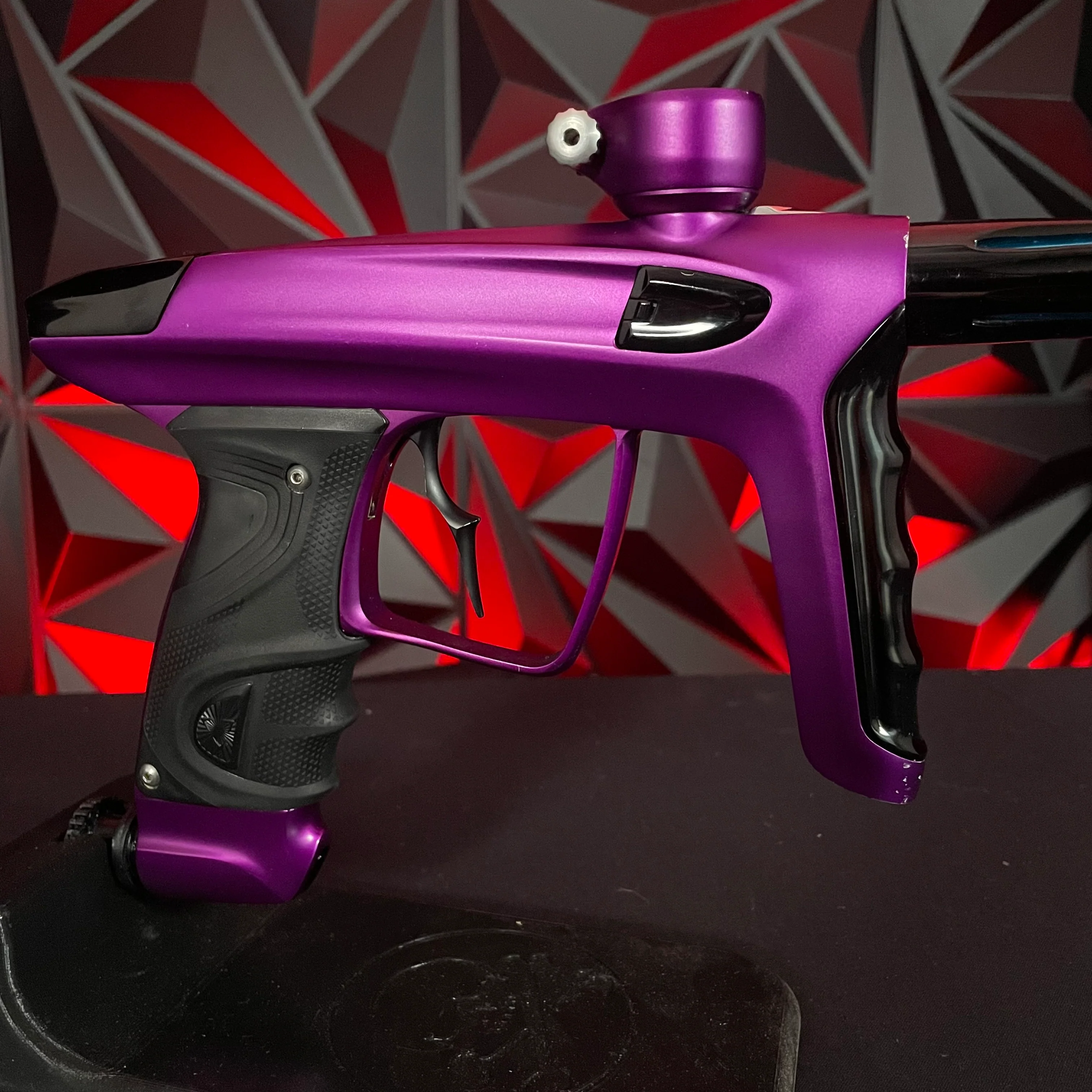 Used DLX Luxe TM40 Paintball Gun - Dust Purple/Polished Black - Image 3