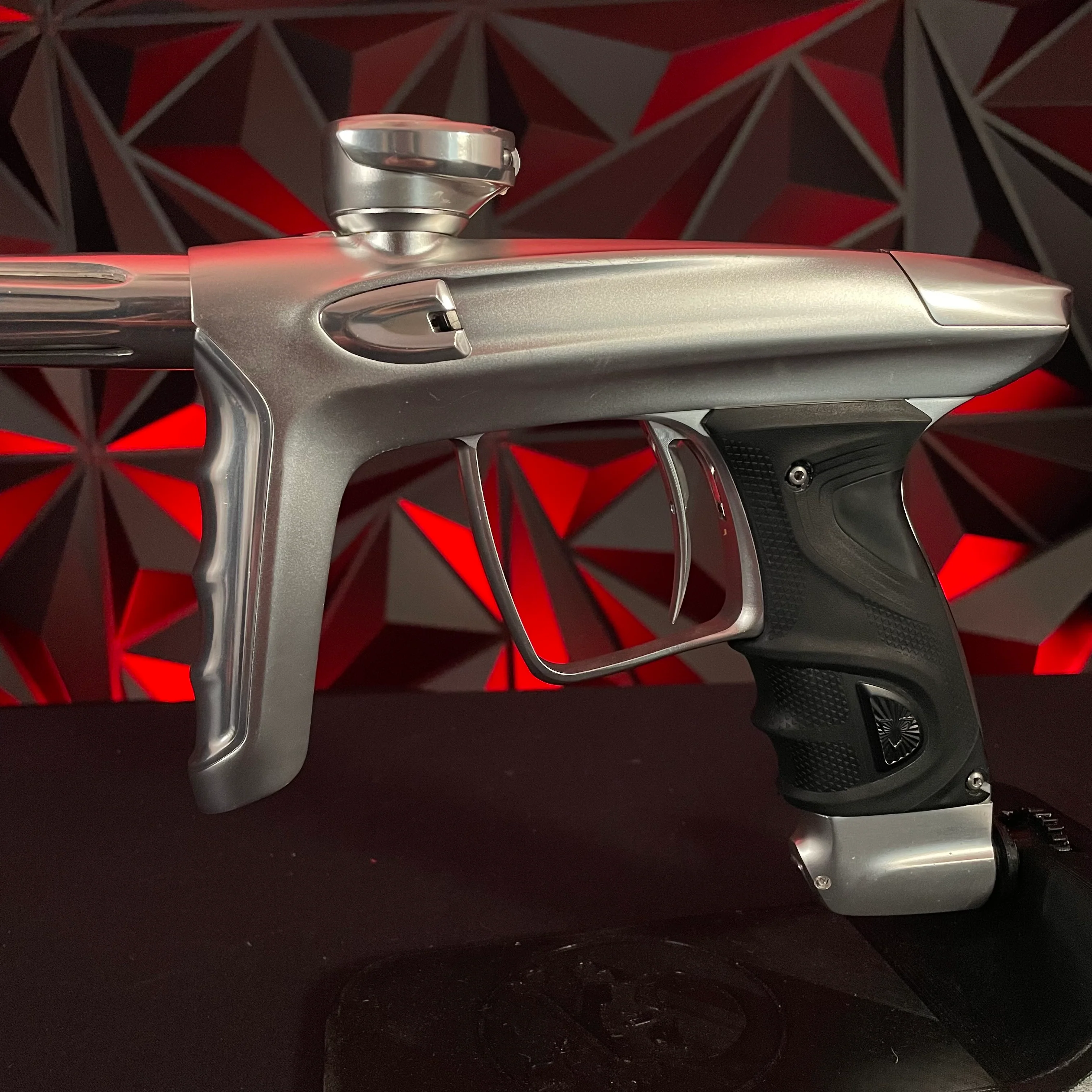 Used DLX Luxe TM40 Paintball Gun - Dust Silver/Gloss Silver - Image 4