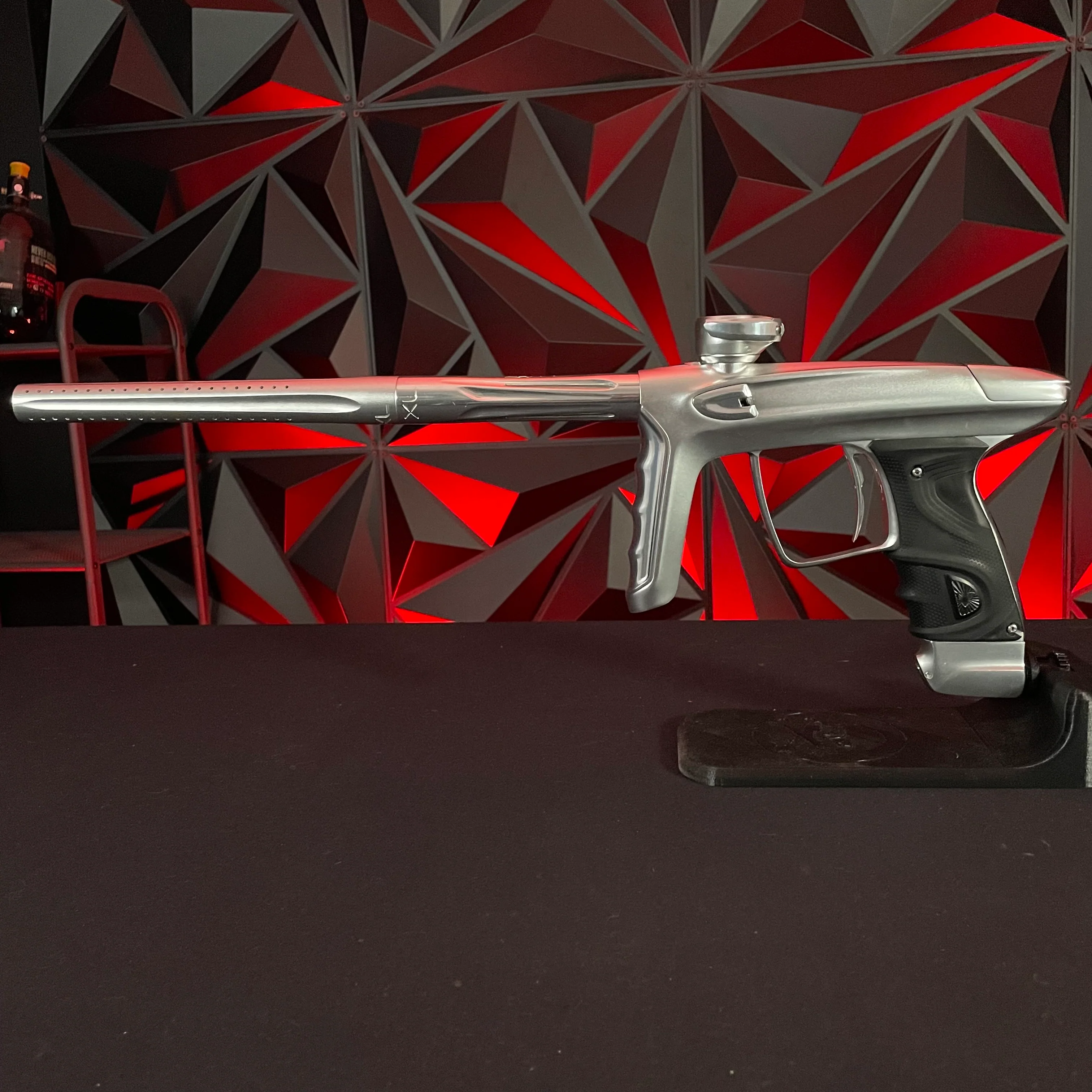 Used DLX Luxe TM40 Paintball Gun - Dust Silver/Gloss Silver - Image 6