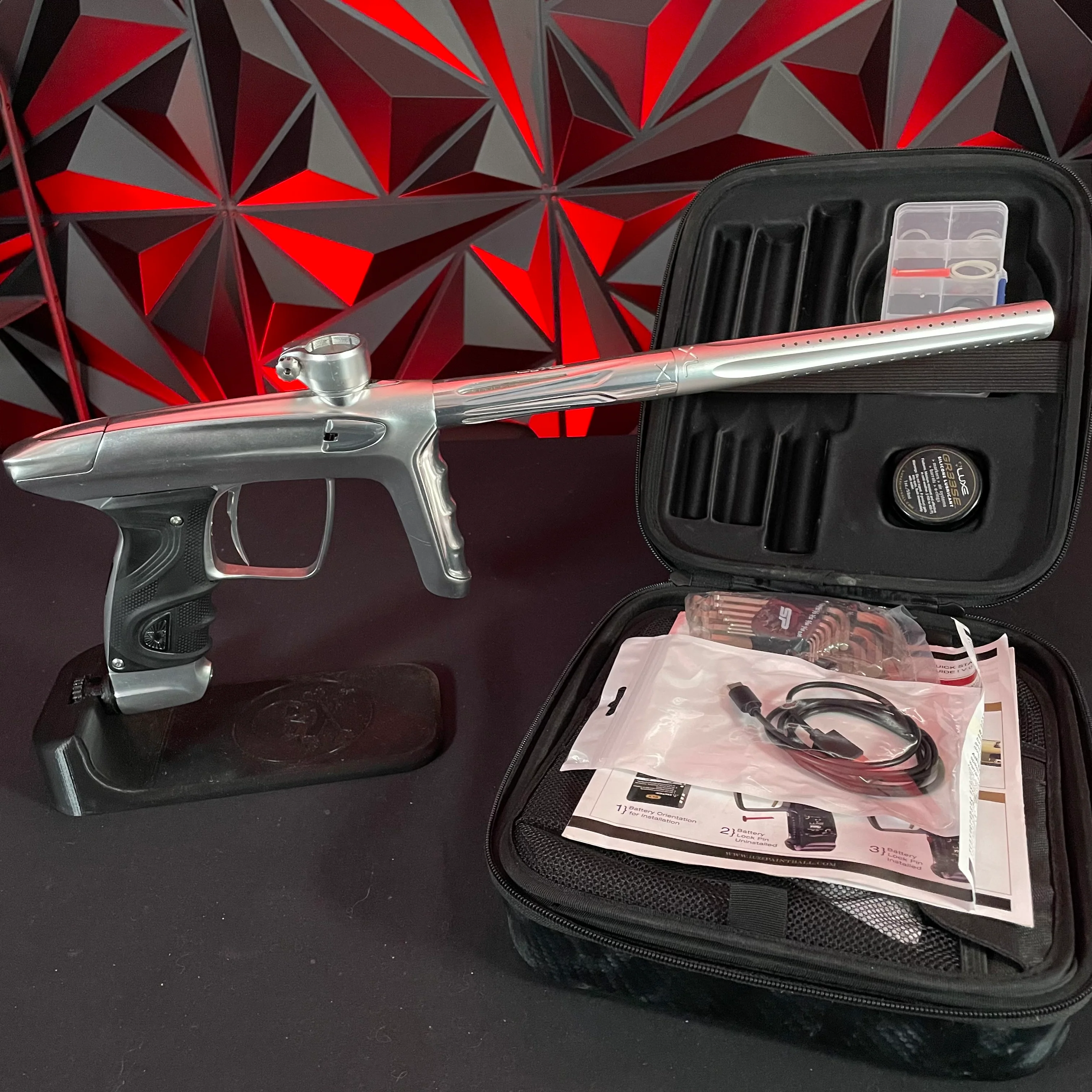 Used DLX Luxe TM40 Paintball Gun - Dust Silver/Gloss Silver - Image 7