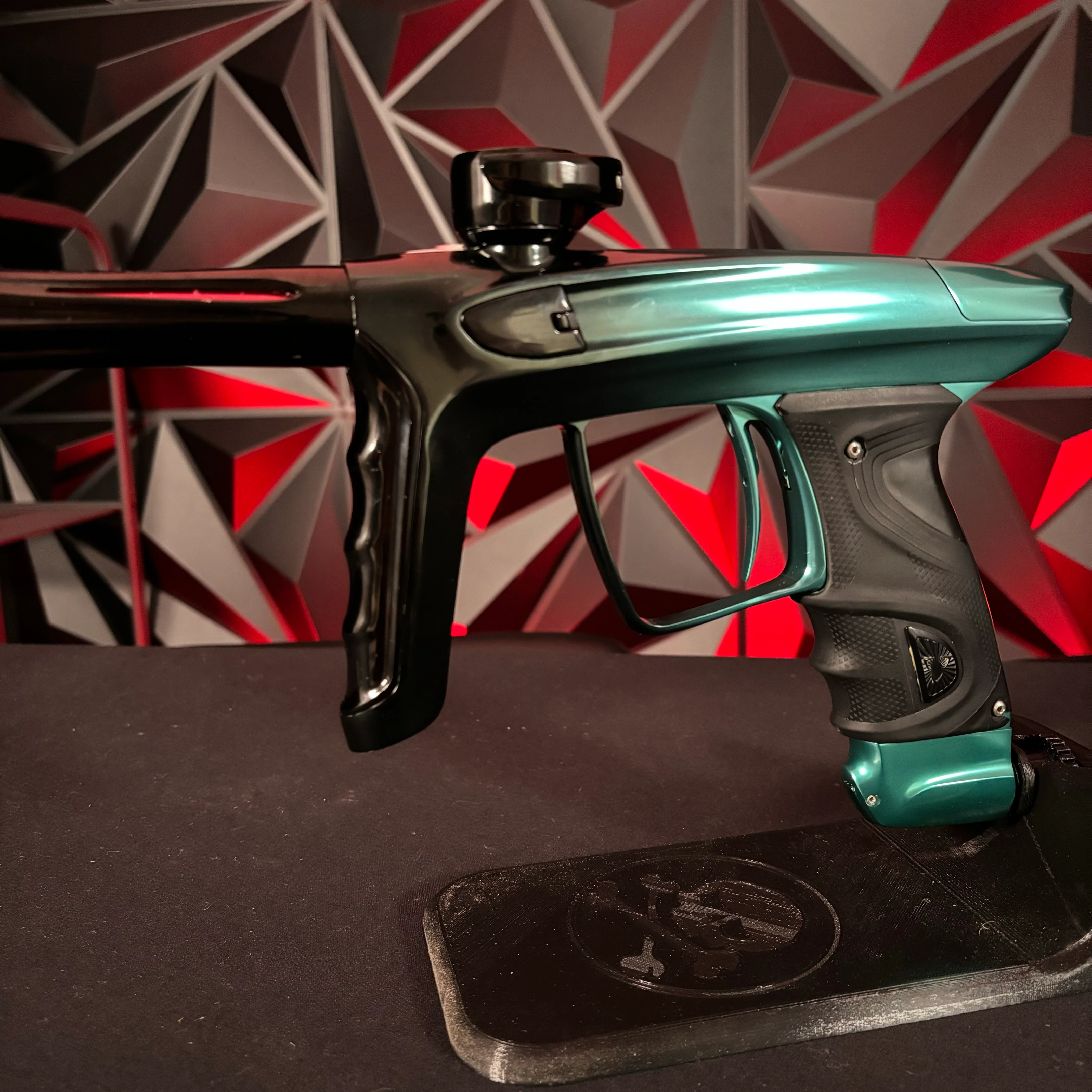 Used DLX Luxe TM40 Paintball Gun - Emerald/Black Fade - Image 5