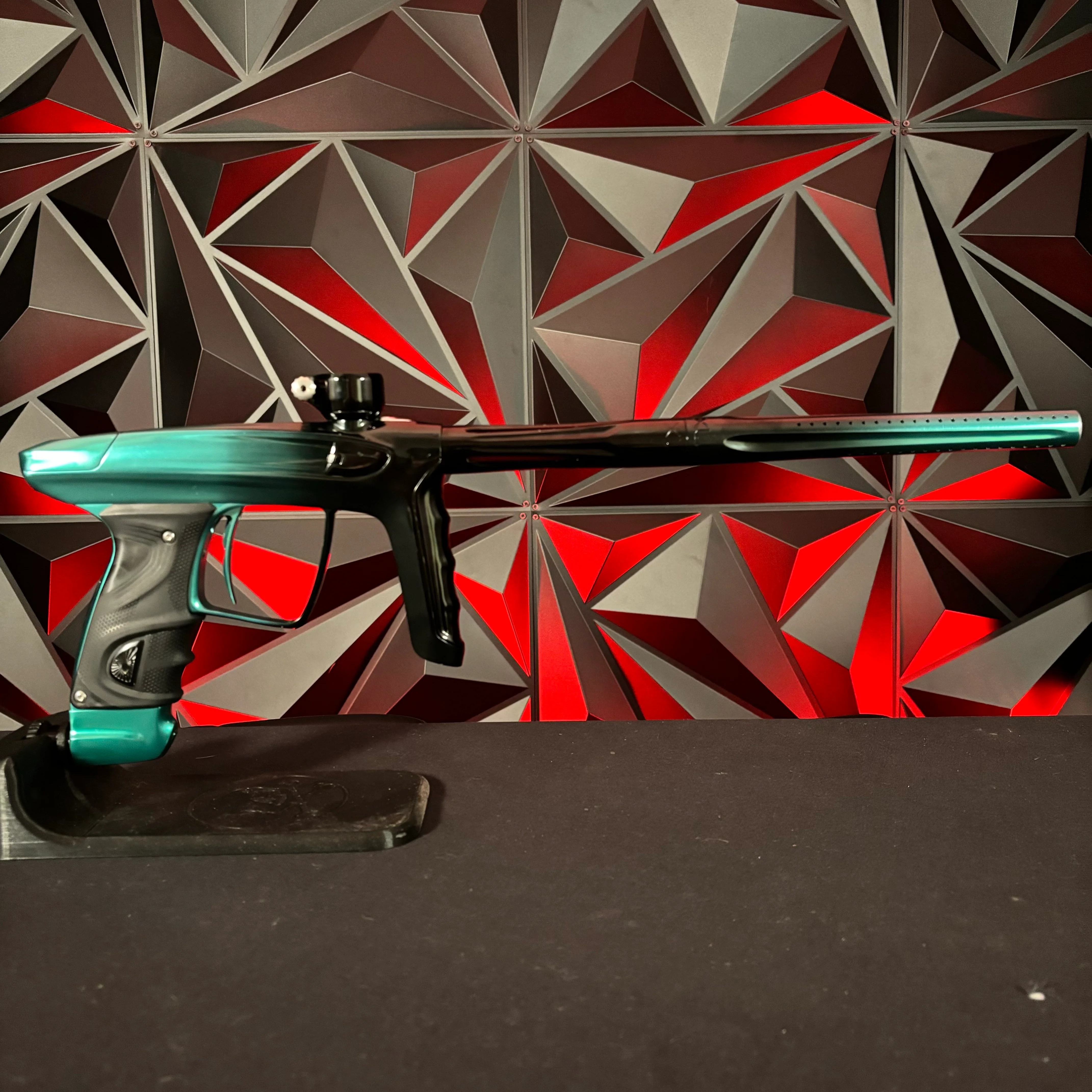 Used DLX Luxe TM40 Paintball Gun - Emerald/Black Fade - Image 6