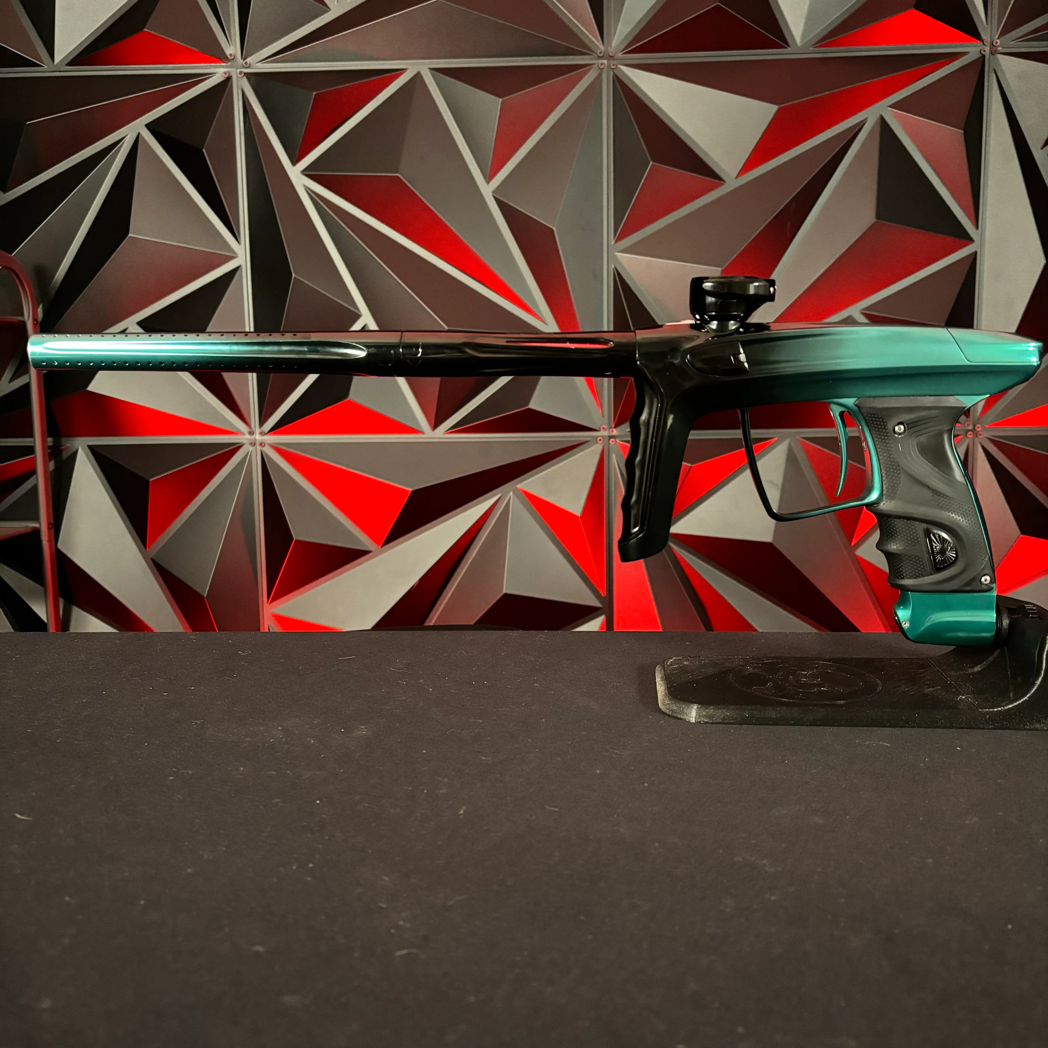 Used DLX Luxe TM40 Paintball Gun - Emerald/Black Fade - Image 7