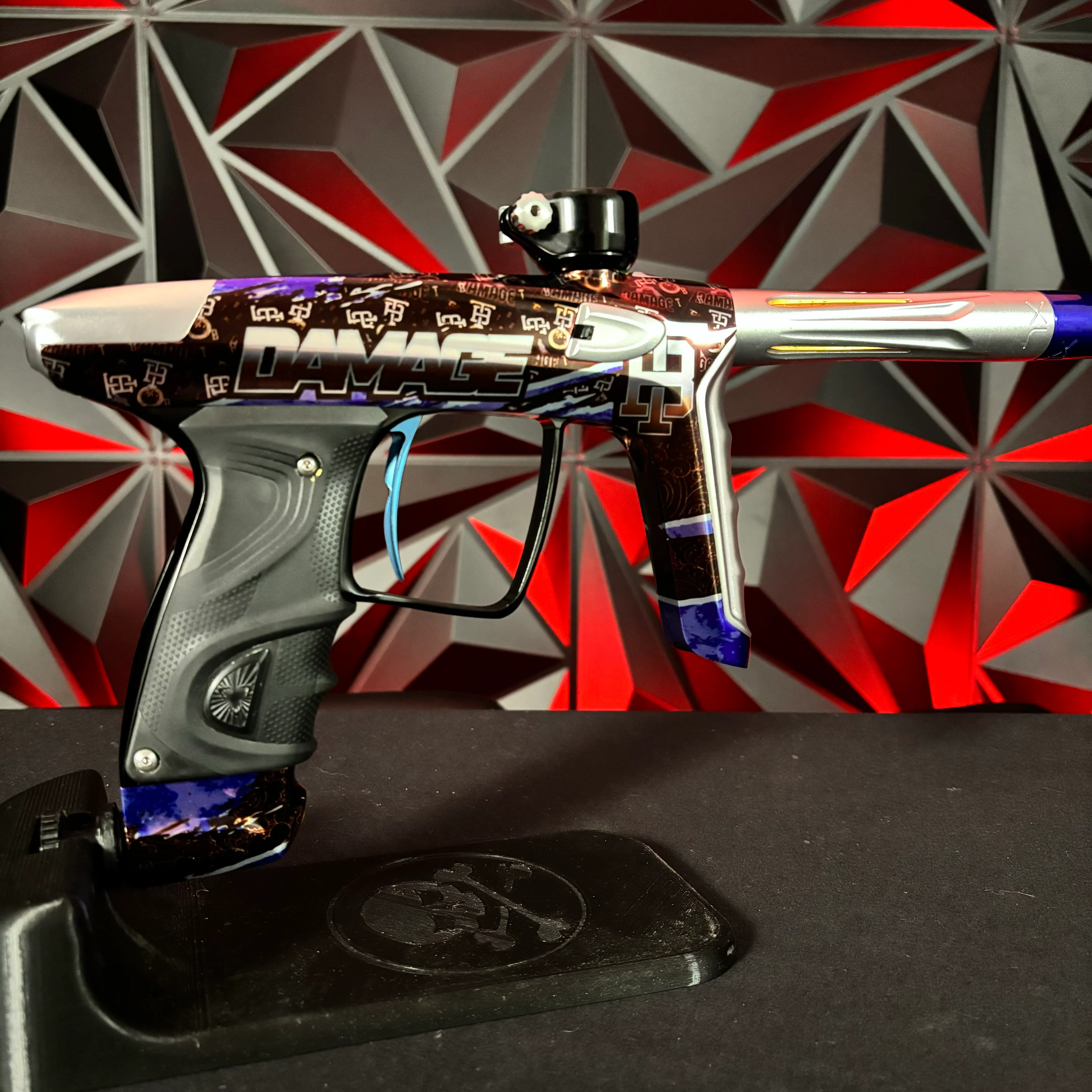 Used DLX Luxe TM40 Paintball Gun - LE Damage - Image 2