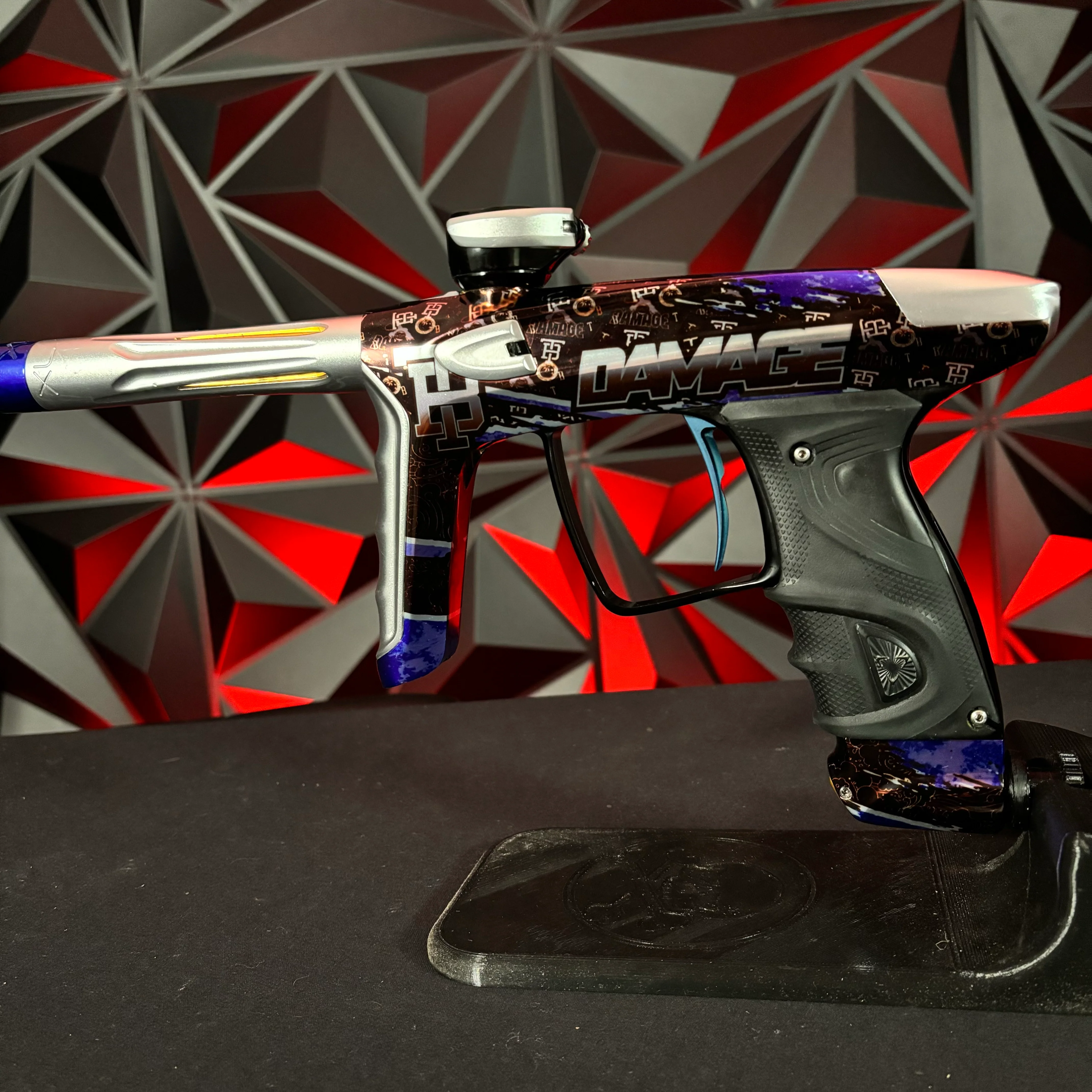 Used DLX Luxe TM40 Paintball Gun - LE Damage - Image 3