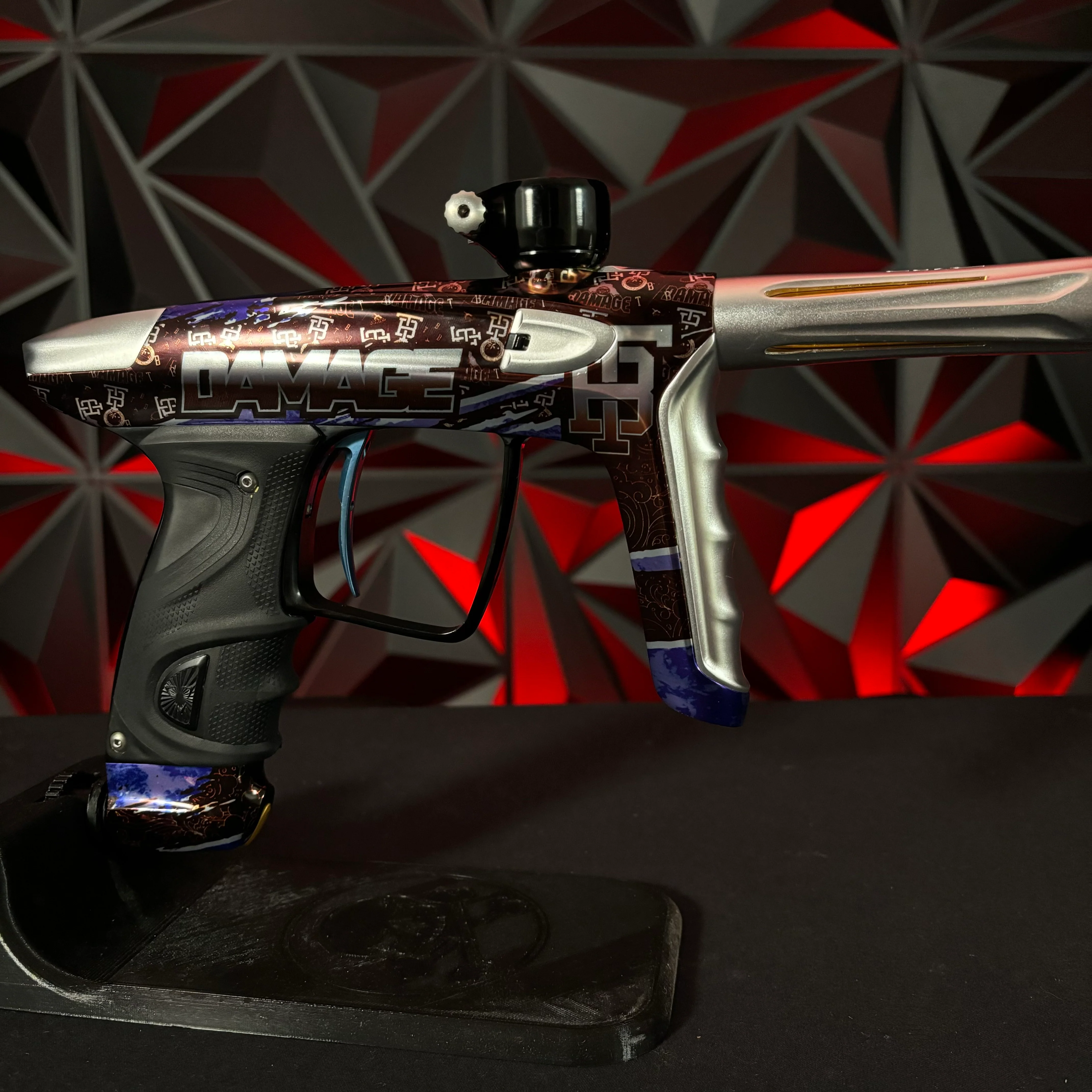 Used DLX Luxe TM40 Paintball Gun - LE Damage - Image 4