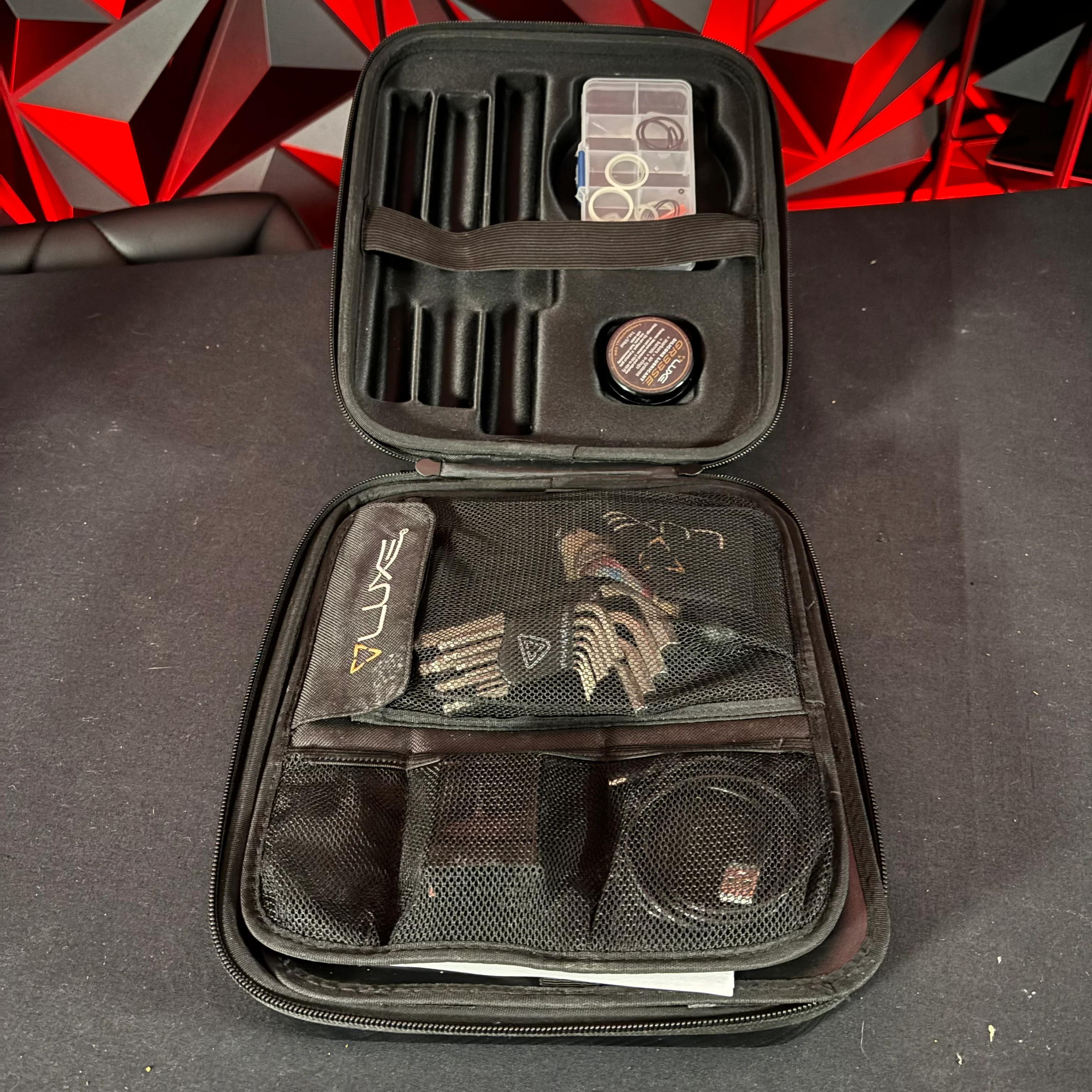 Used DLX Luxe TM40 Paintball Gun - LE Damage - Image 8