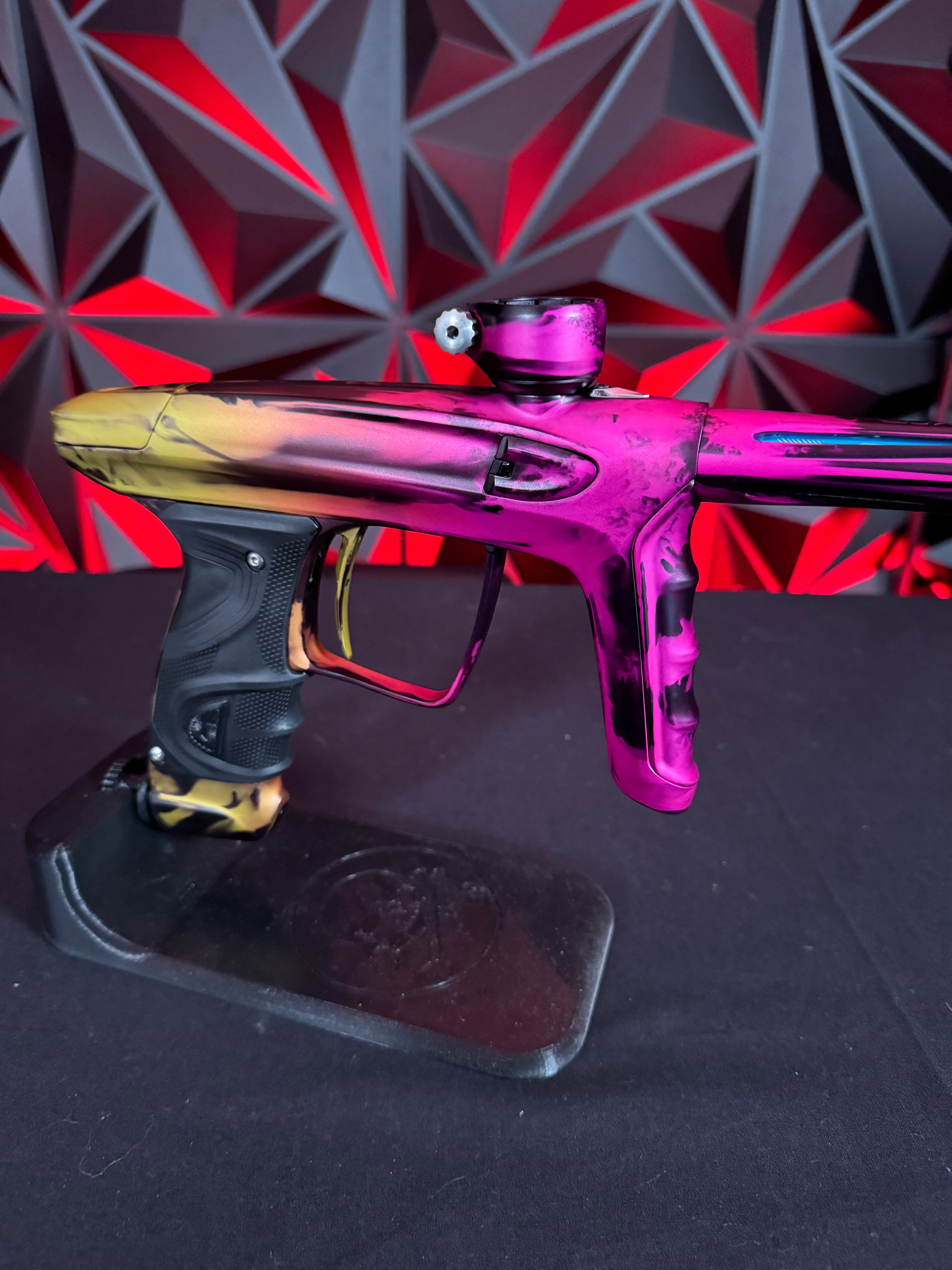 Used DLX Luxe TM40 Paintball Gun - LE Dust Pink/Yellow Smear - Image 3
