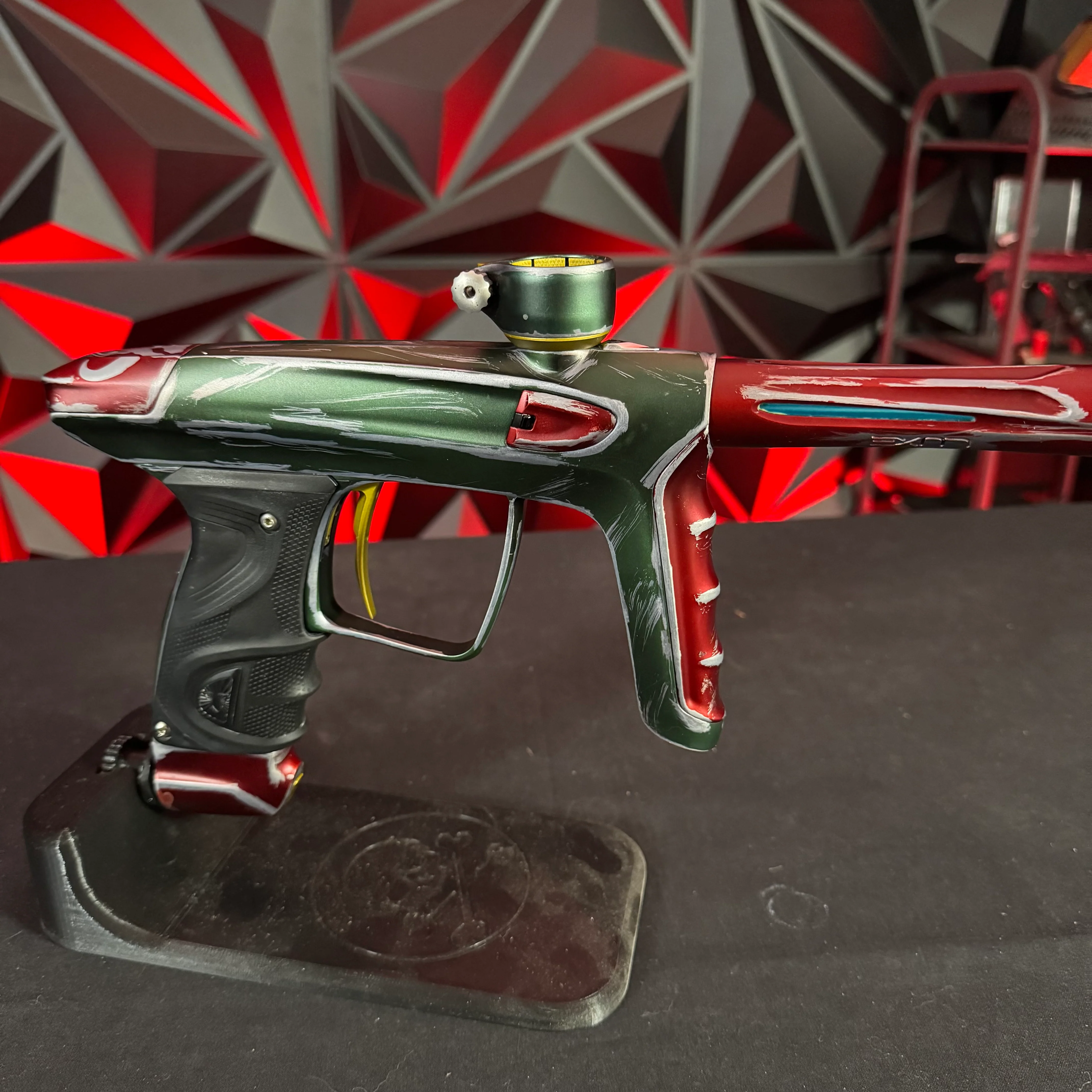 Used DLX Luxe TM40 Paintball Gun - LE Boba Fett - Image 4