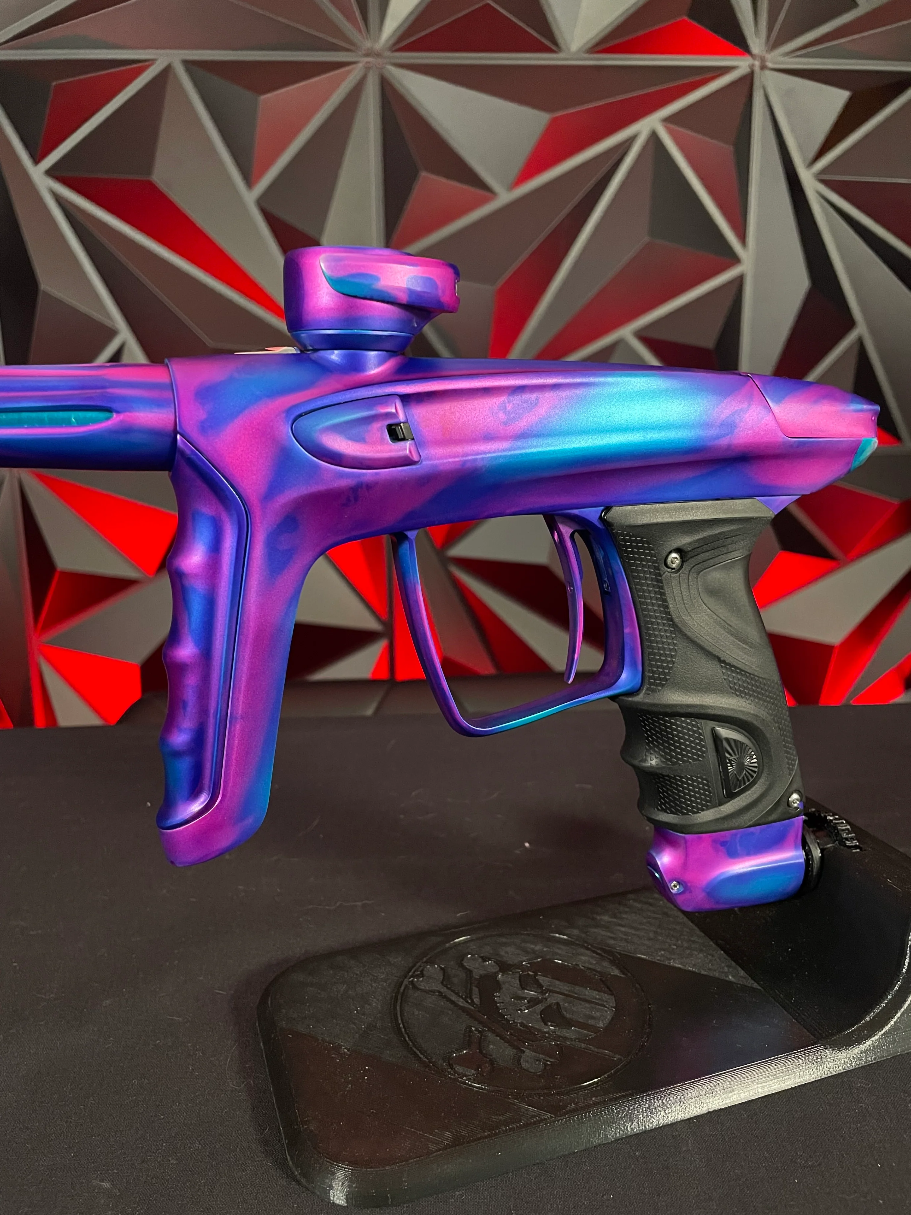 Used DLX Luxe TM40 Paintball Gun - LE Pink Smear - Image 4