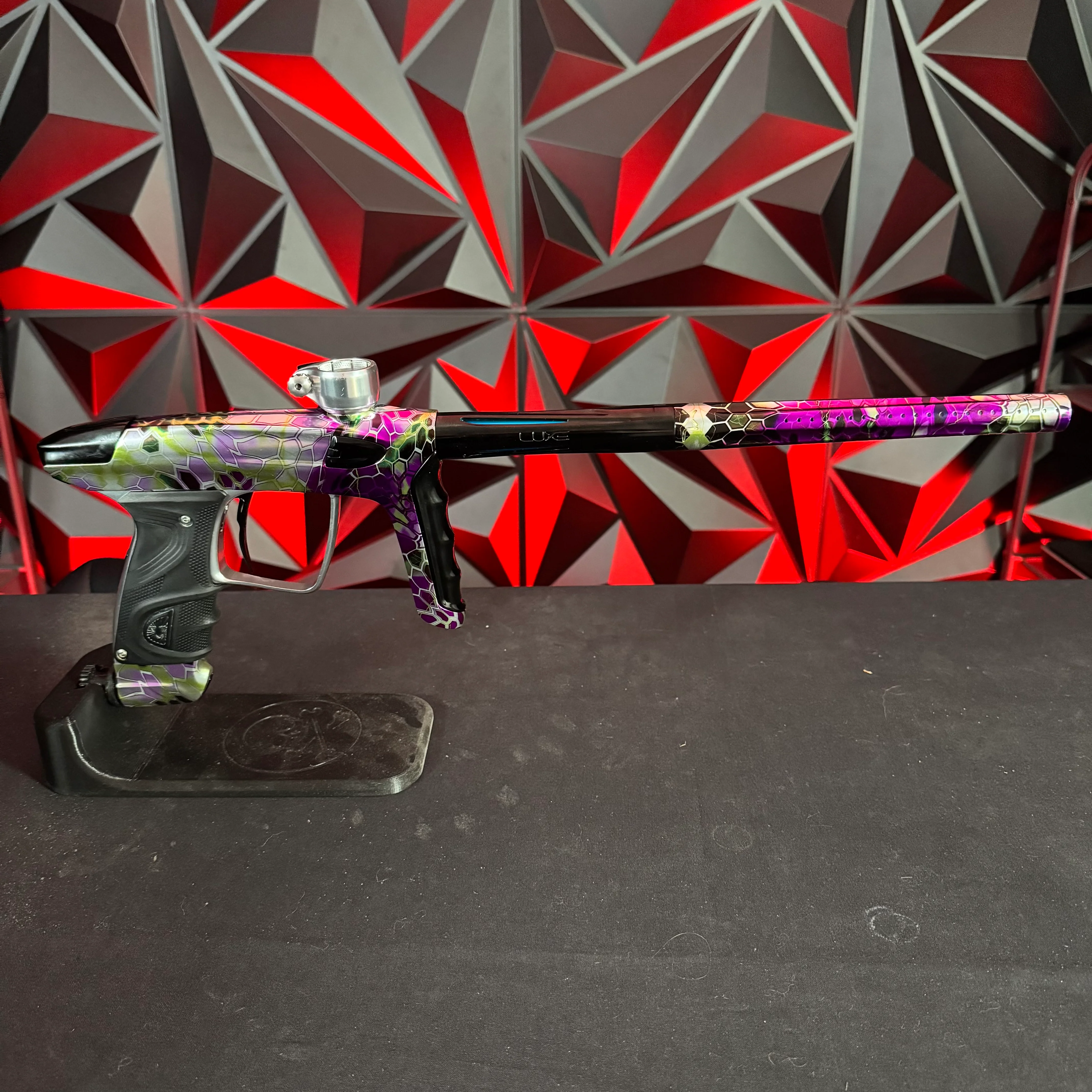 Used DLX Luxe TM40 Paintball Gun - LE Techno Hex Purple - Image 6