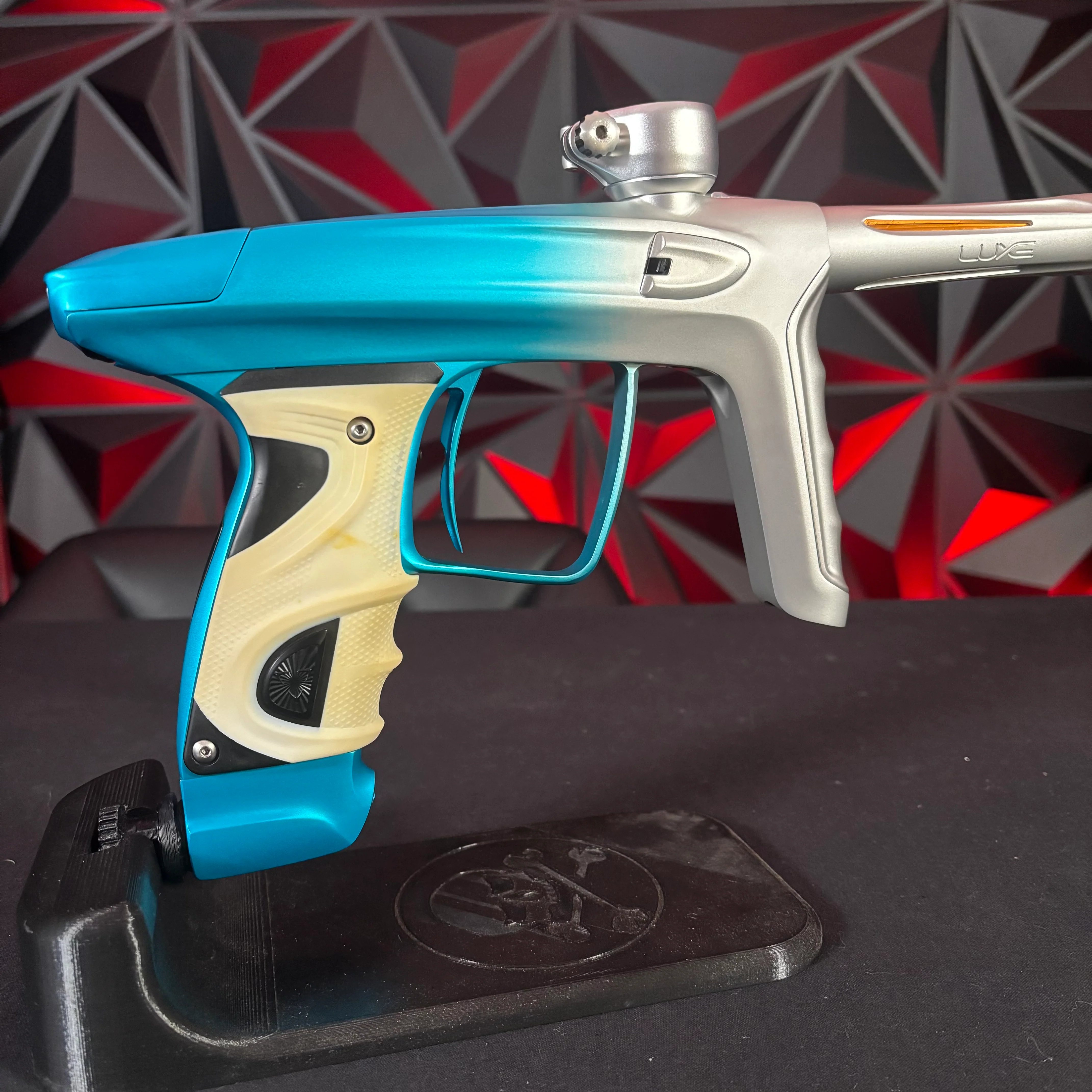 Used DLX Luxe TM40 Paintball Gun - Blue/Silver - Image 2