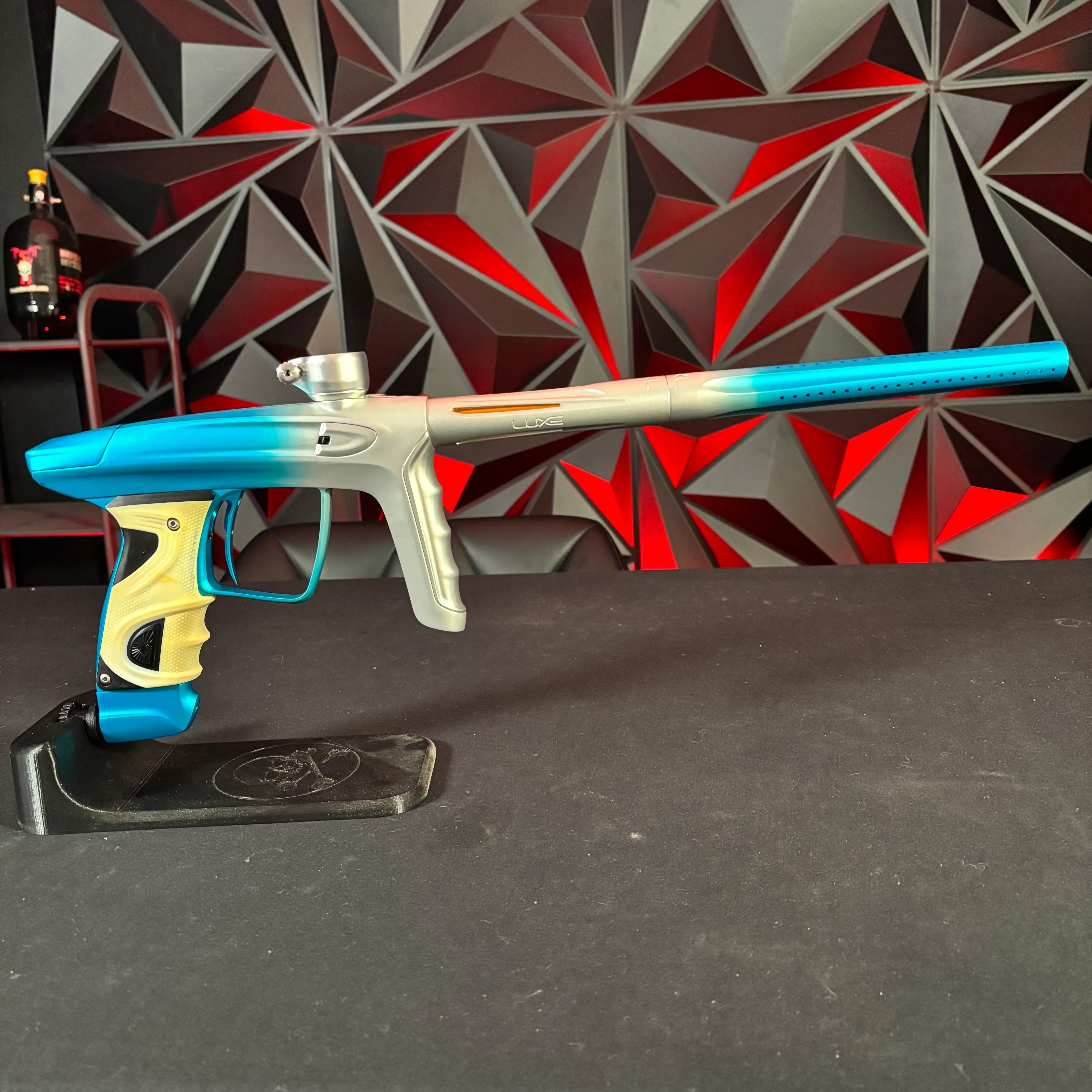 Used DLX Luxe TM40 Paintball Gun - Blue/Silver - Image 8