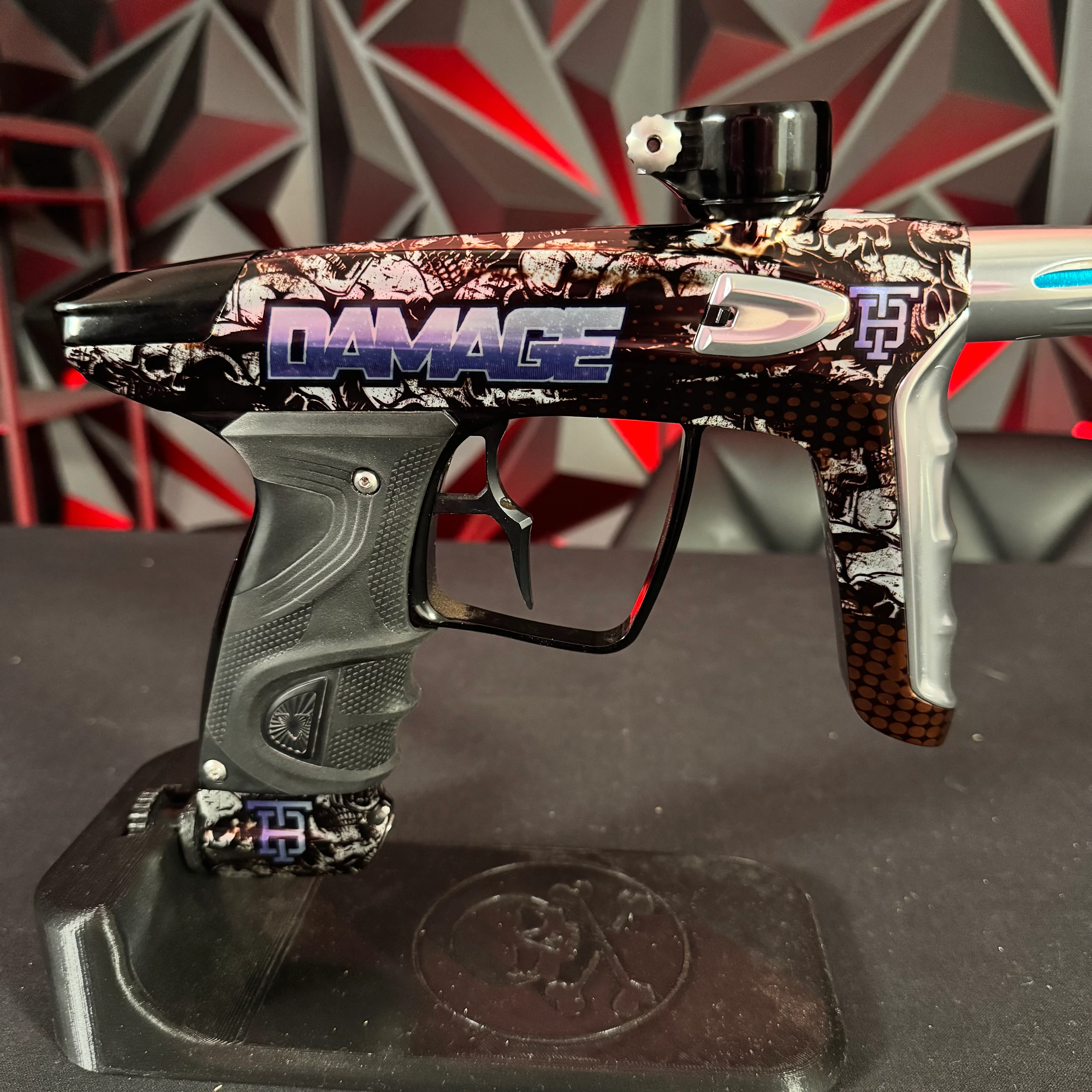 Used DLX Luxe TM40 Paintball Gun - Limited Edition Damage Skulls w/Infamous Deuce Trigger - Image 6