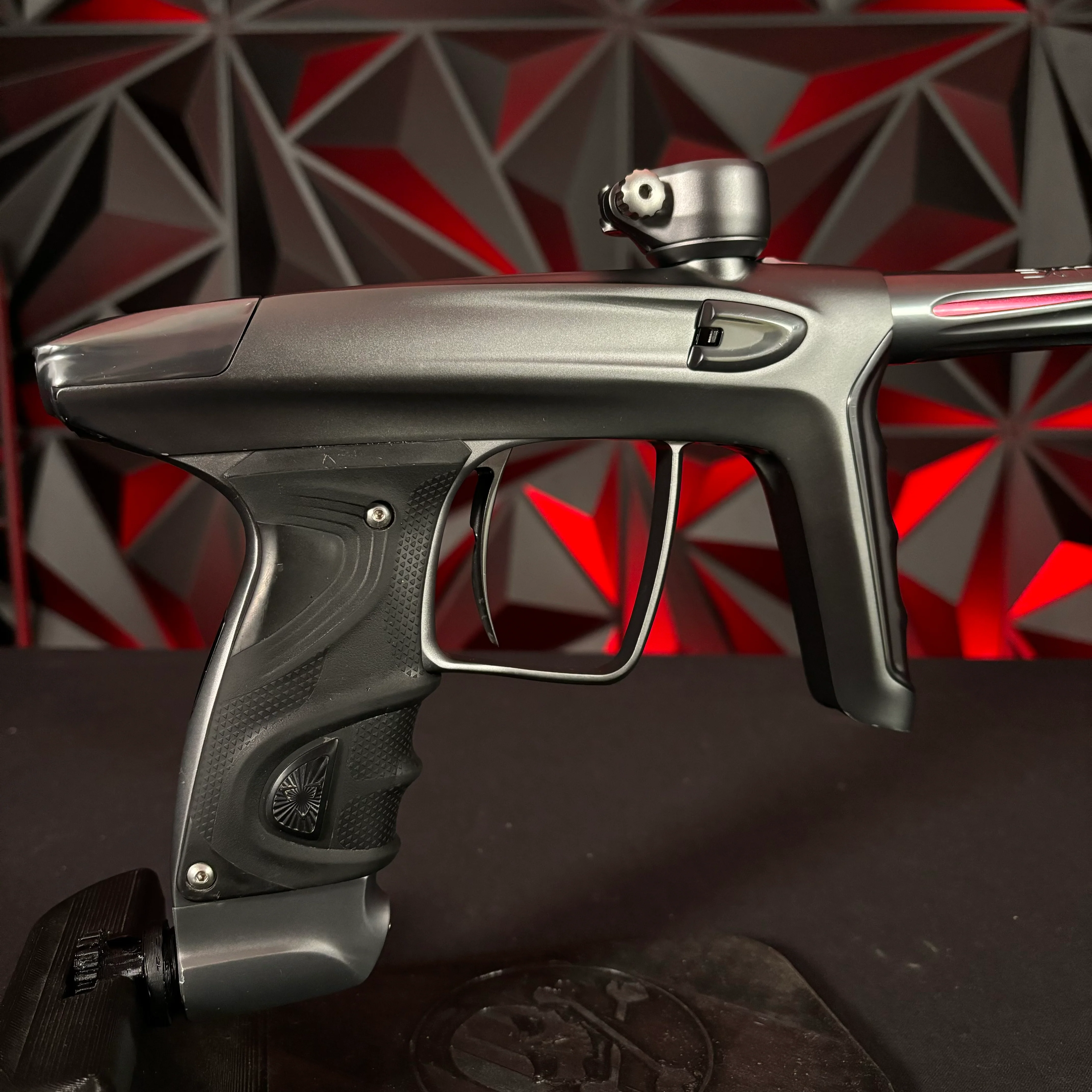 Used DLX Luxe TM40 Paintball Gun - Dust Pewter/Polished Pewter - Image 2