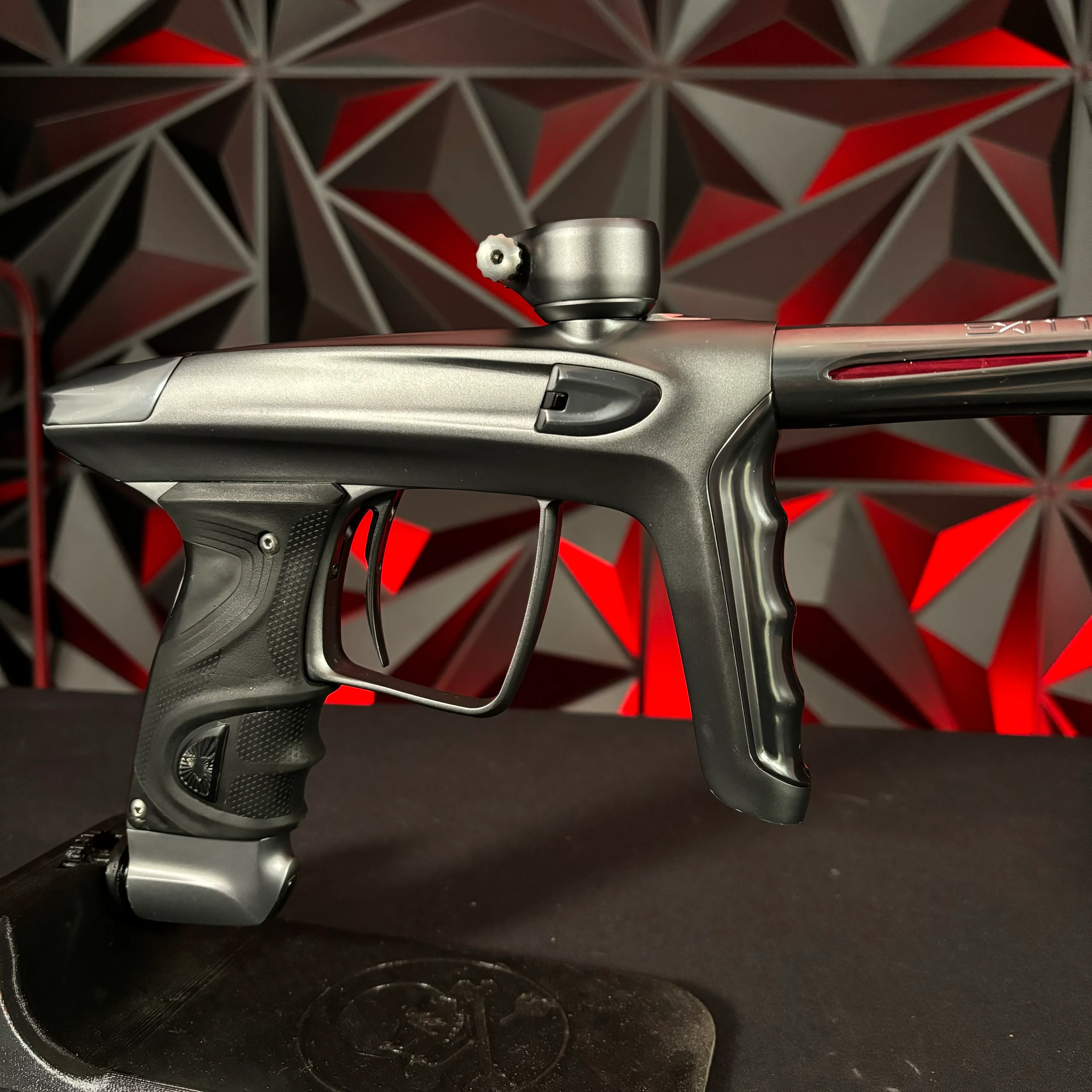 Used DLX Luxe TM40 Paintball Gun - Dust Pewter/Polished Pewter - Image 4