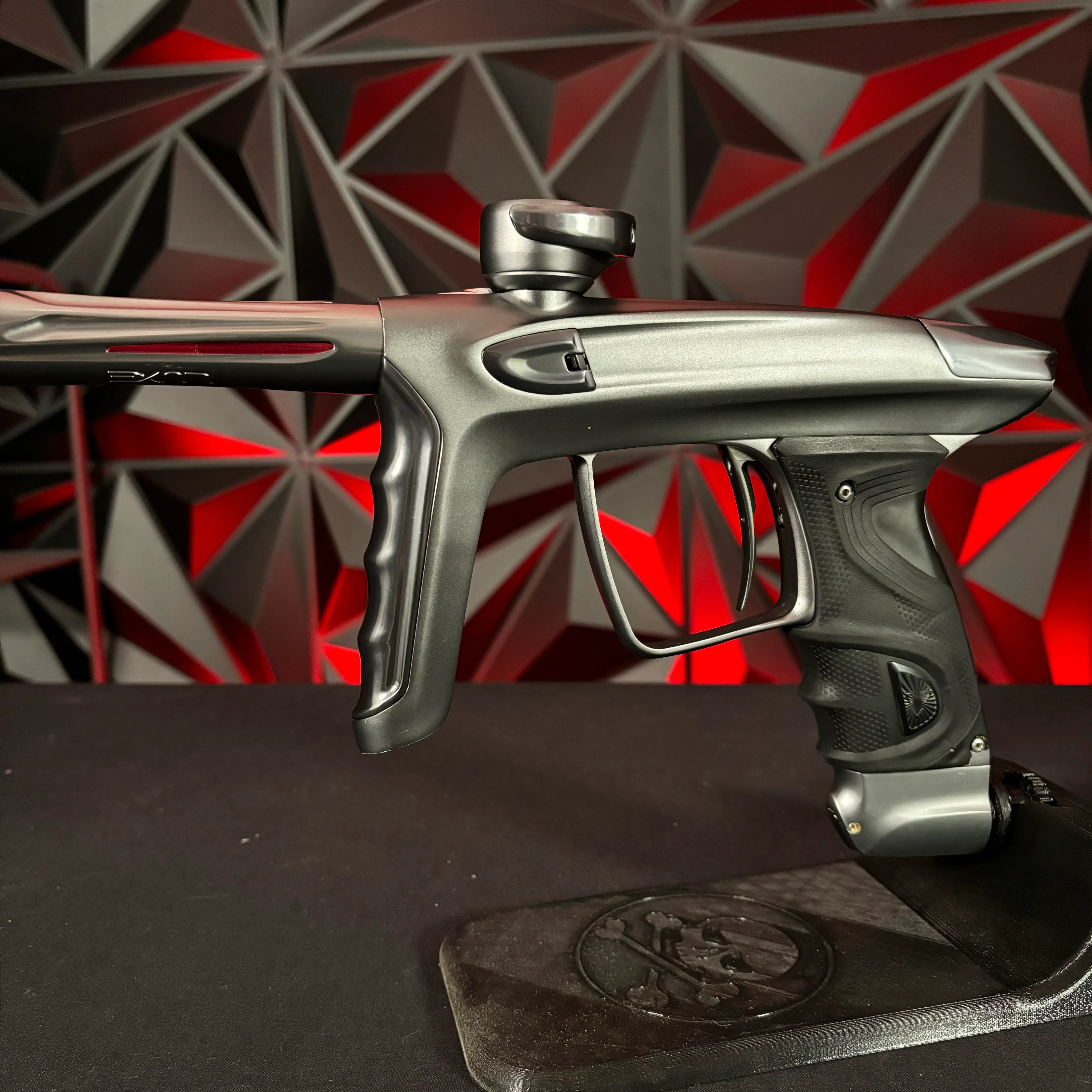 Used DLX Luxe TM40 Paintball Gun - Dust Pewter/Polished Pewter - Image 5