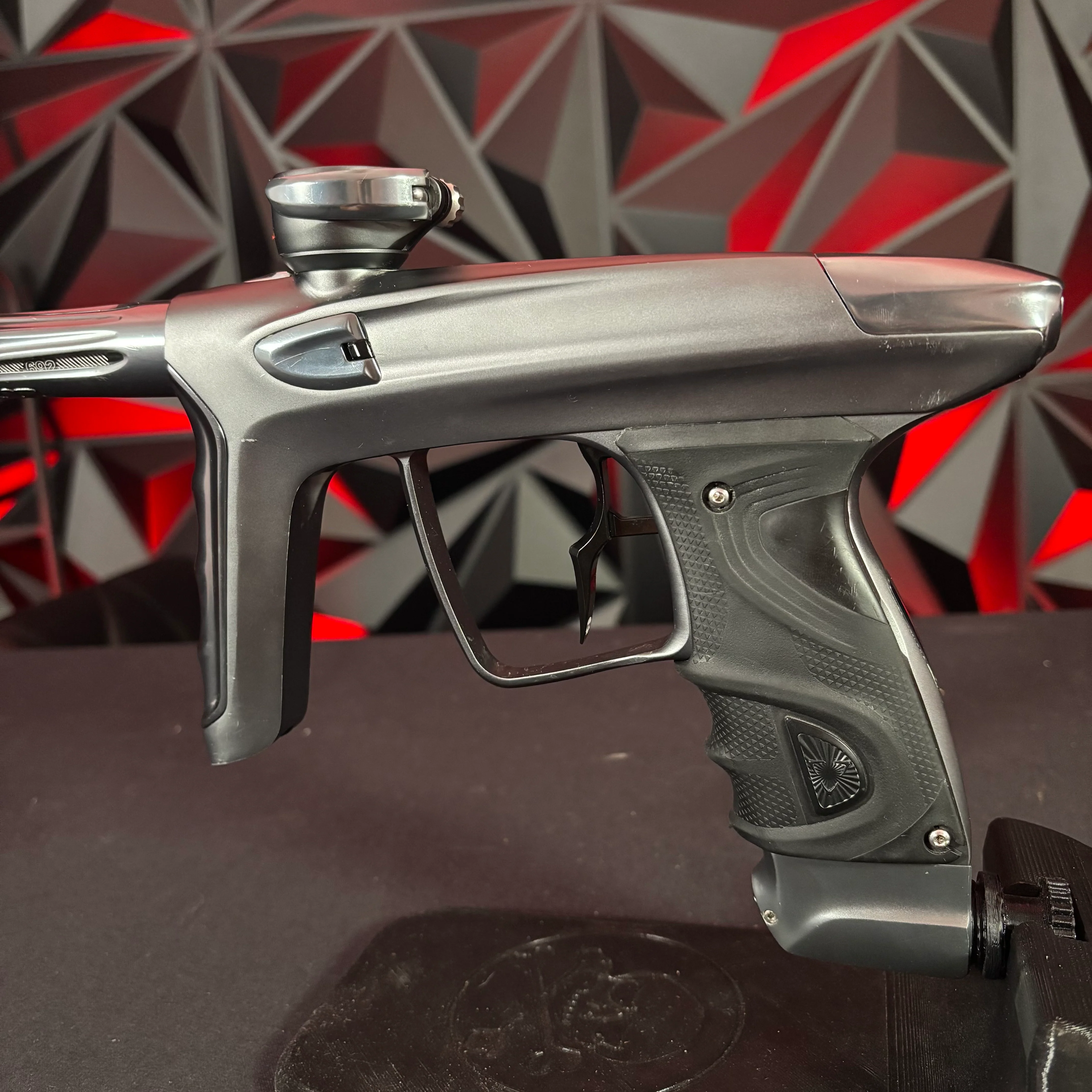 Used DLX Luxe TM40 Paintball Gun - Dust Pewter/ Polished Pewter - Image 4