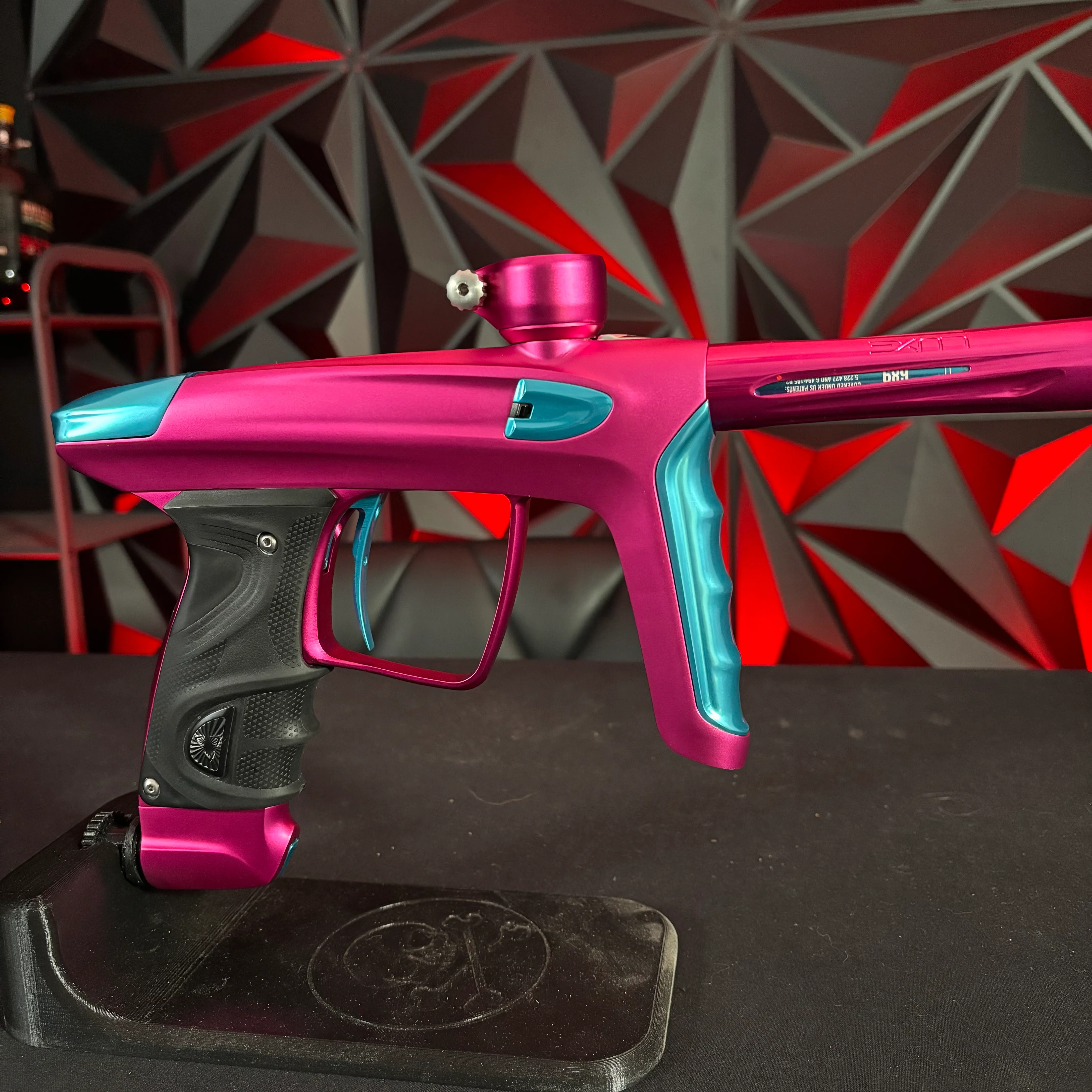 Used DLX Luxe TM40 Paintball Gun - Dust Pink/ Blue - Image 2