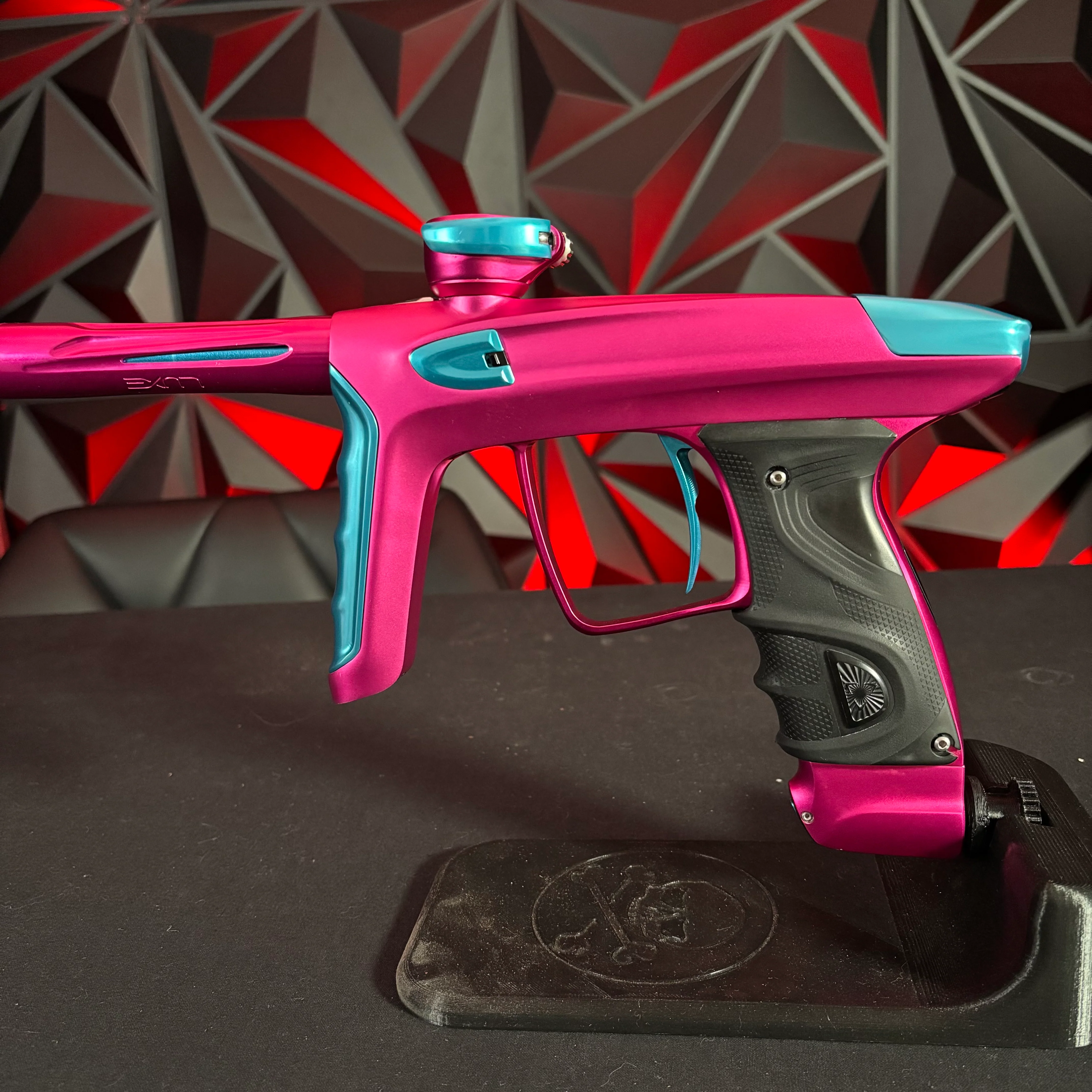 Used DLX Luxe TM40 Paintball Gun - Dust Pink/ Blue - Image 3