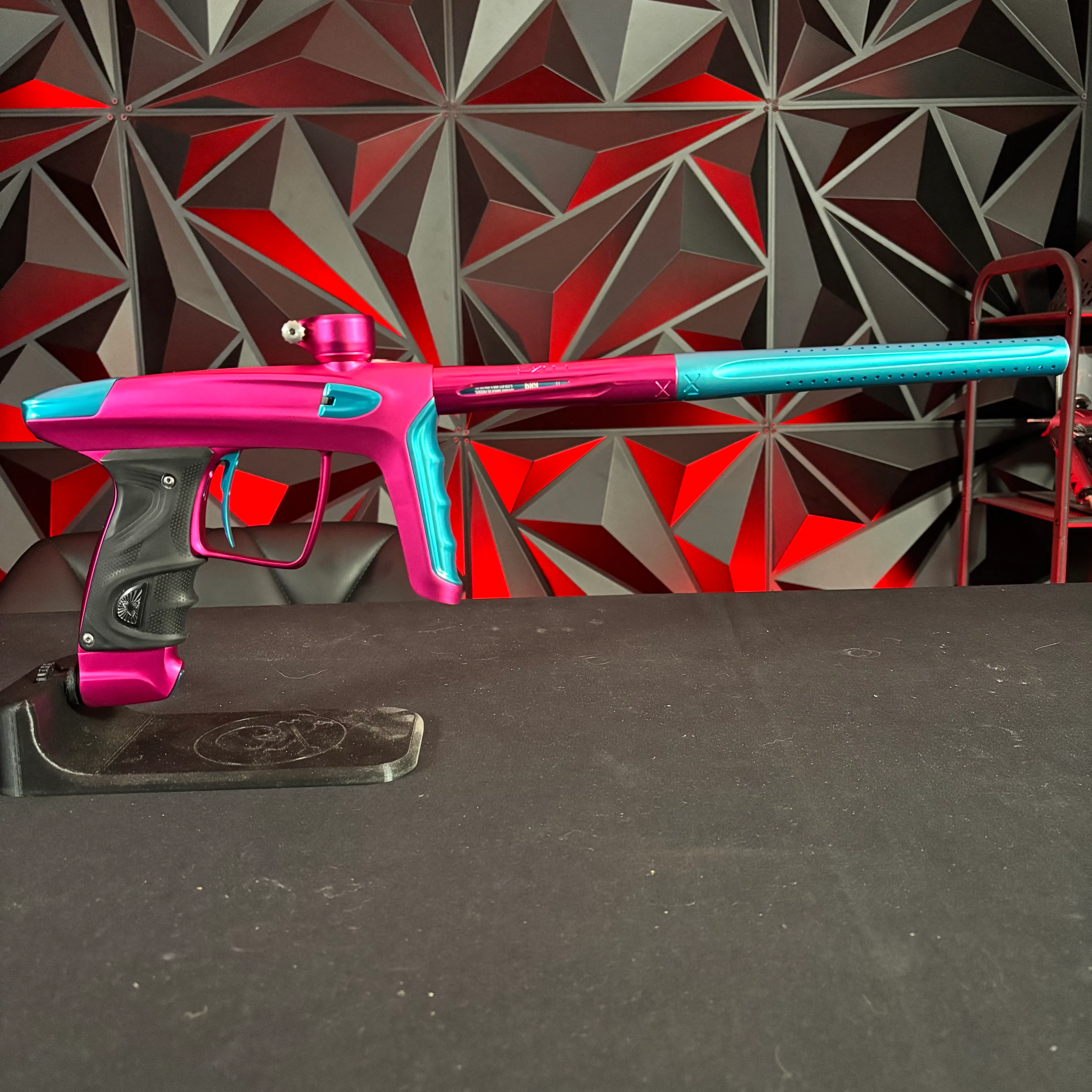 Used DLX Luxe TM40 Paintball Gun - Dust Pink/ Blue - Image 5