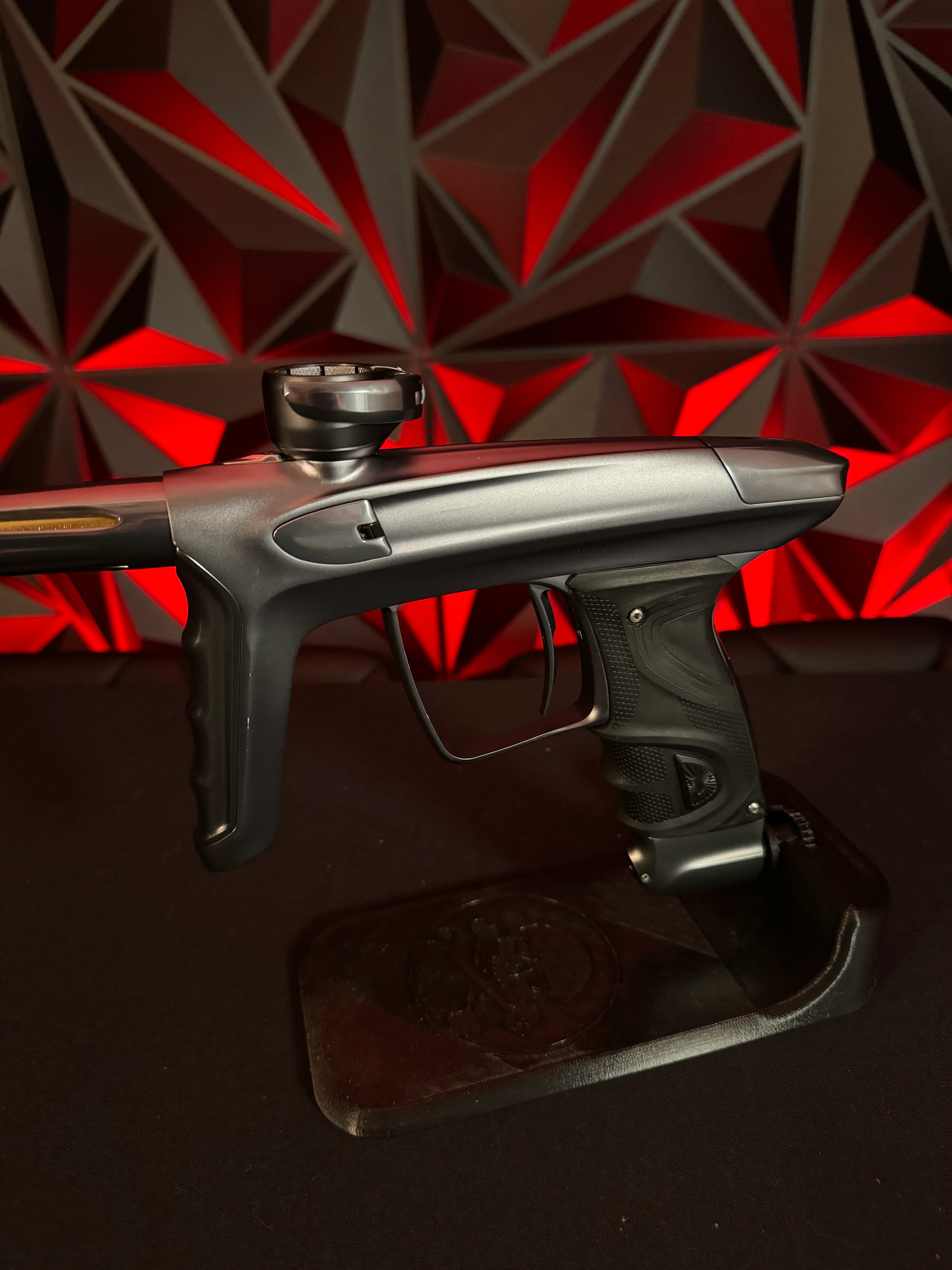 Used DLX Luxe TM40 Paintball Marker - Polished Pewter/ Dust Pewter w/2 Freak XL Inserts - Image 4