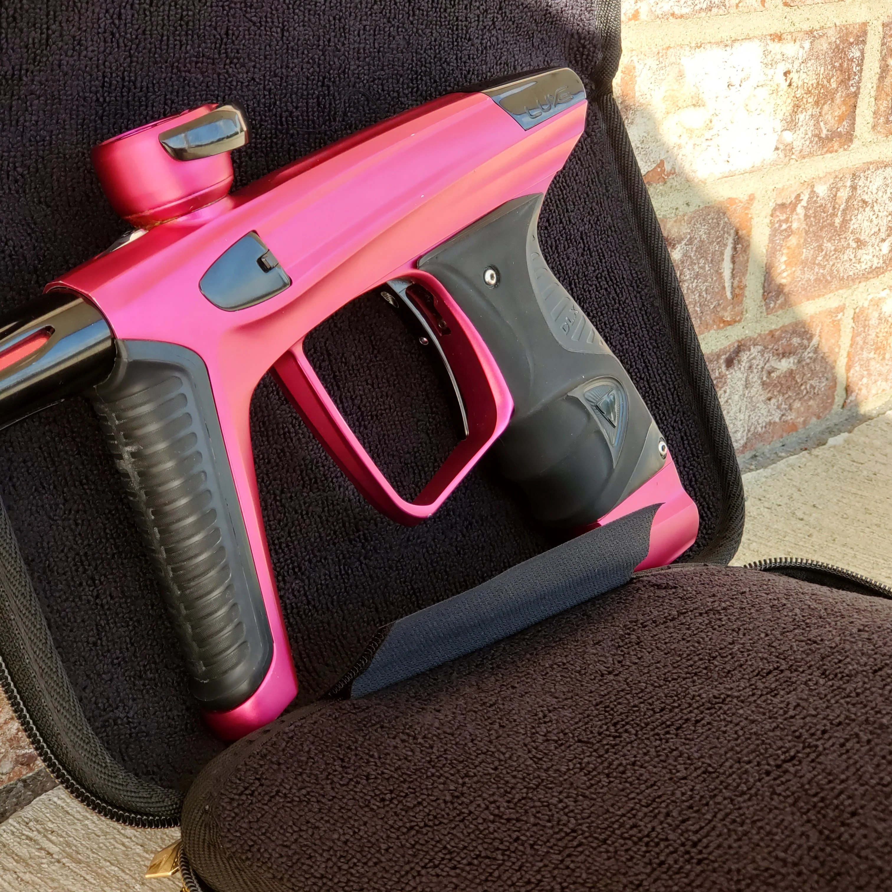 Used DLX Luxe X Paintball Gun - Dust Pink / Gloss Black - Image 4