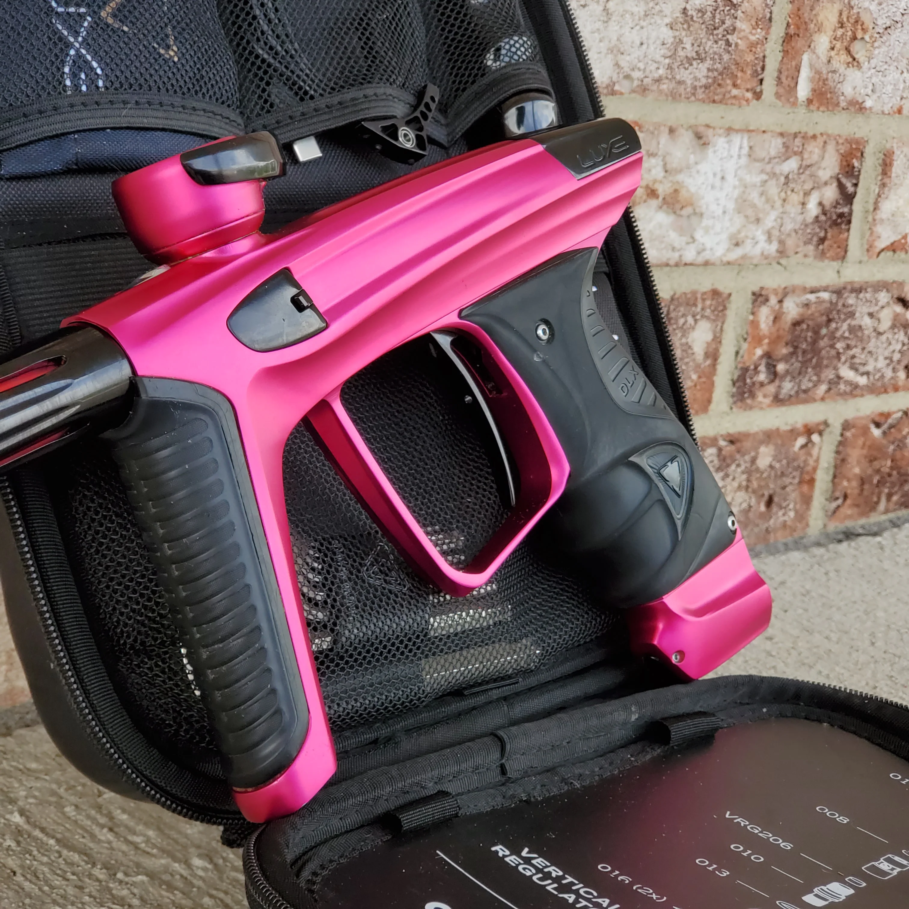 Used DLX Luxe X Paintball Gun - Dust Pink / Gloss Black - Image 4