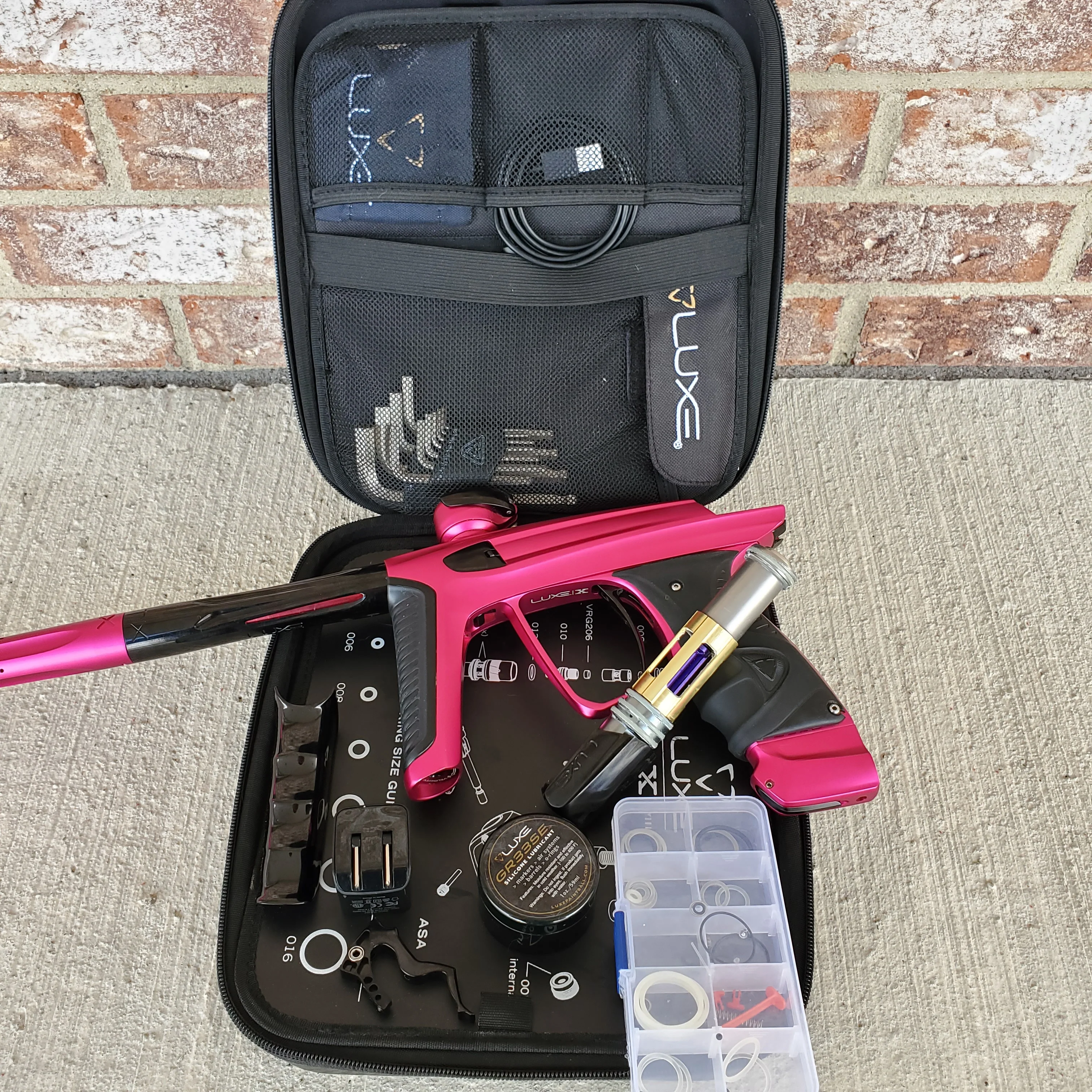 Used DLX Luxe X Paintball Gun - Dust Pink / Gloss Black - Image 5