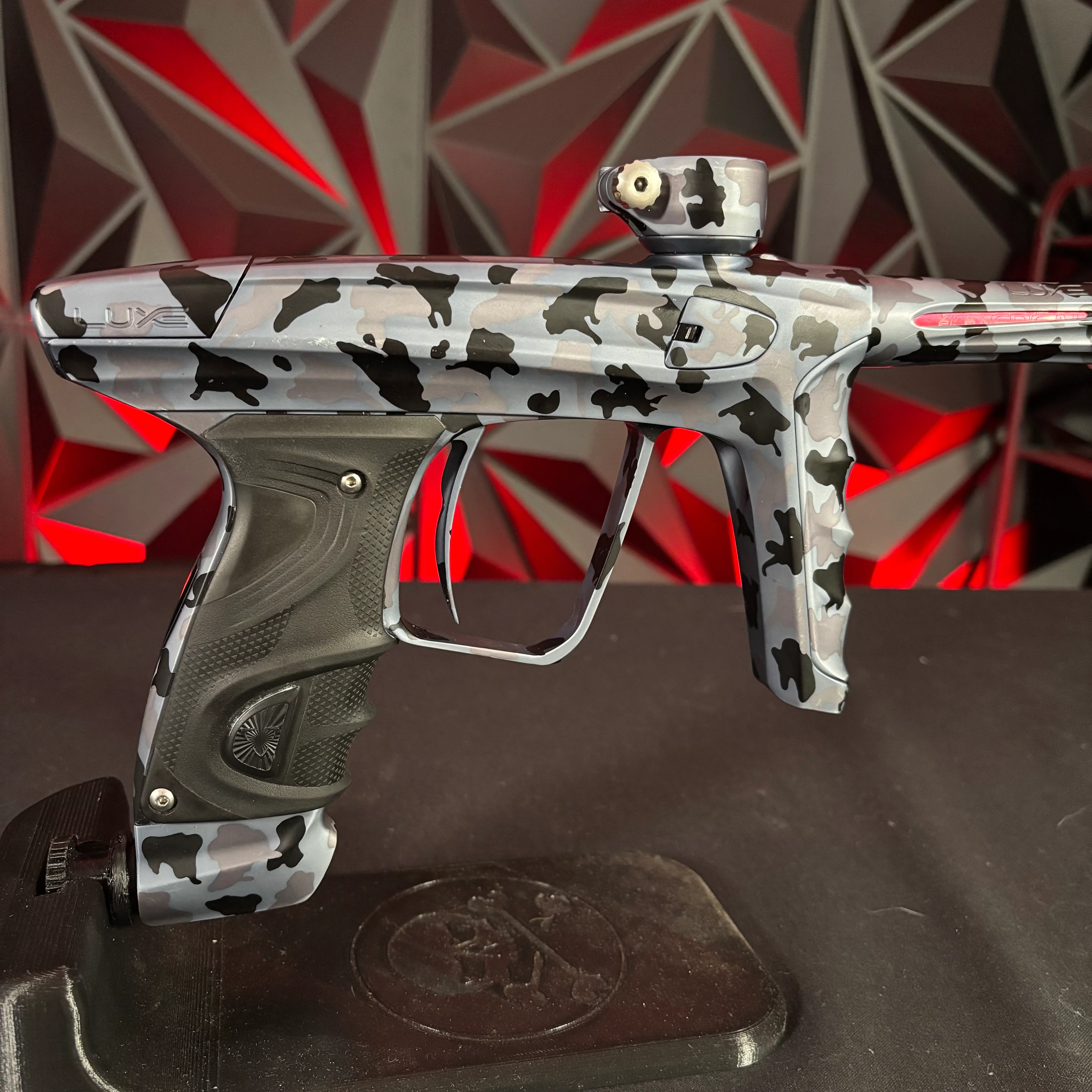 Used DLX Luxe X Paintball Gun - Urban Camo - Image 2