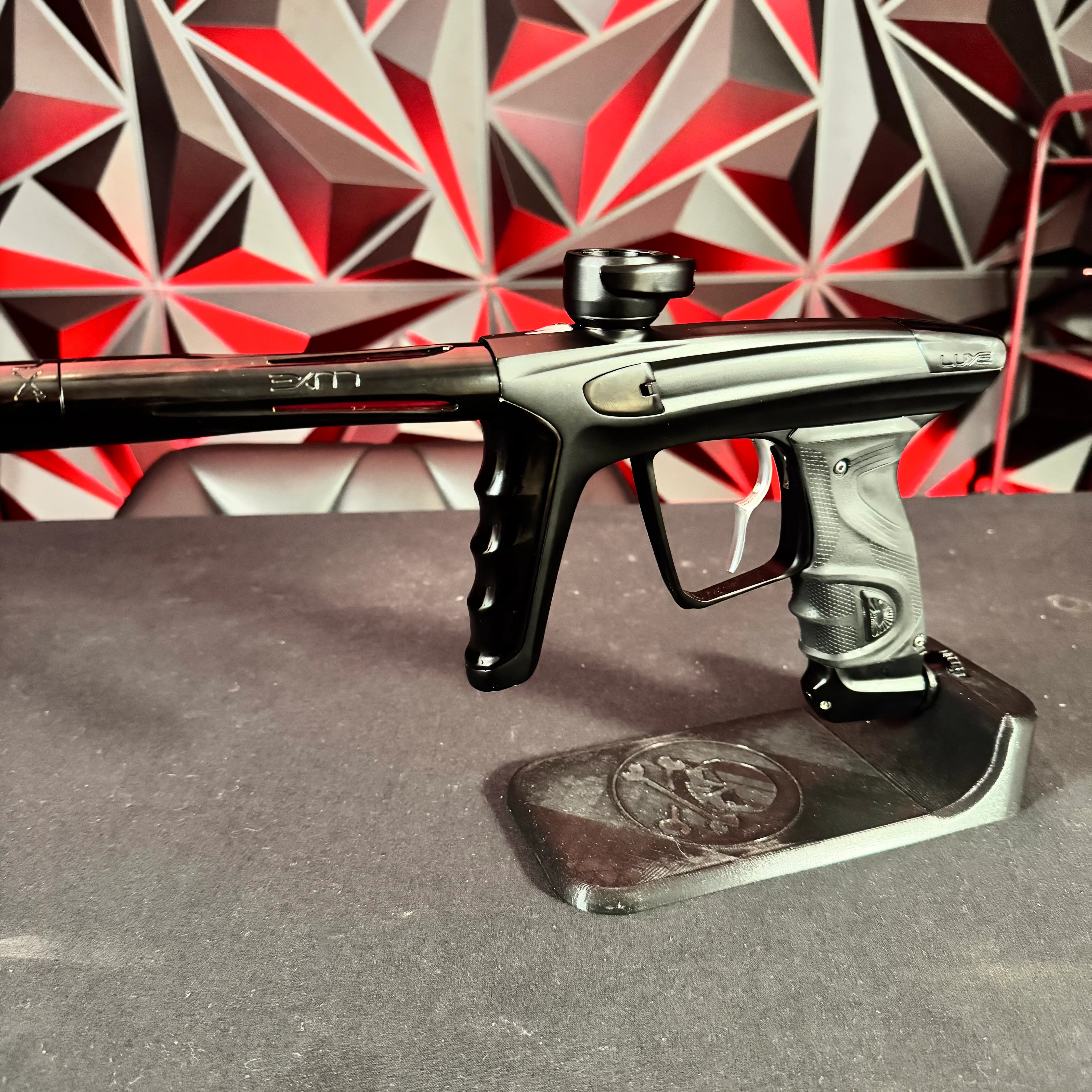 Used DLX Luxe X Paintball Gun - Dust Black/Gloss Black w/ Gloss Black Freak XL Barrel & Infamous Deuce Trigger - Image 5