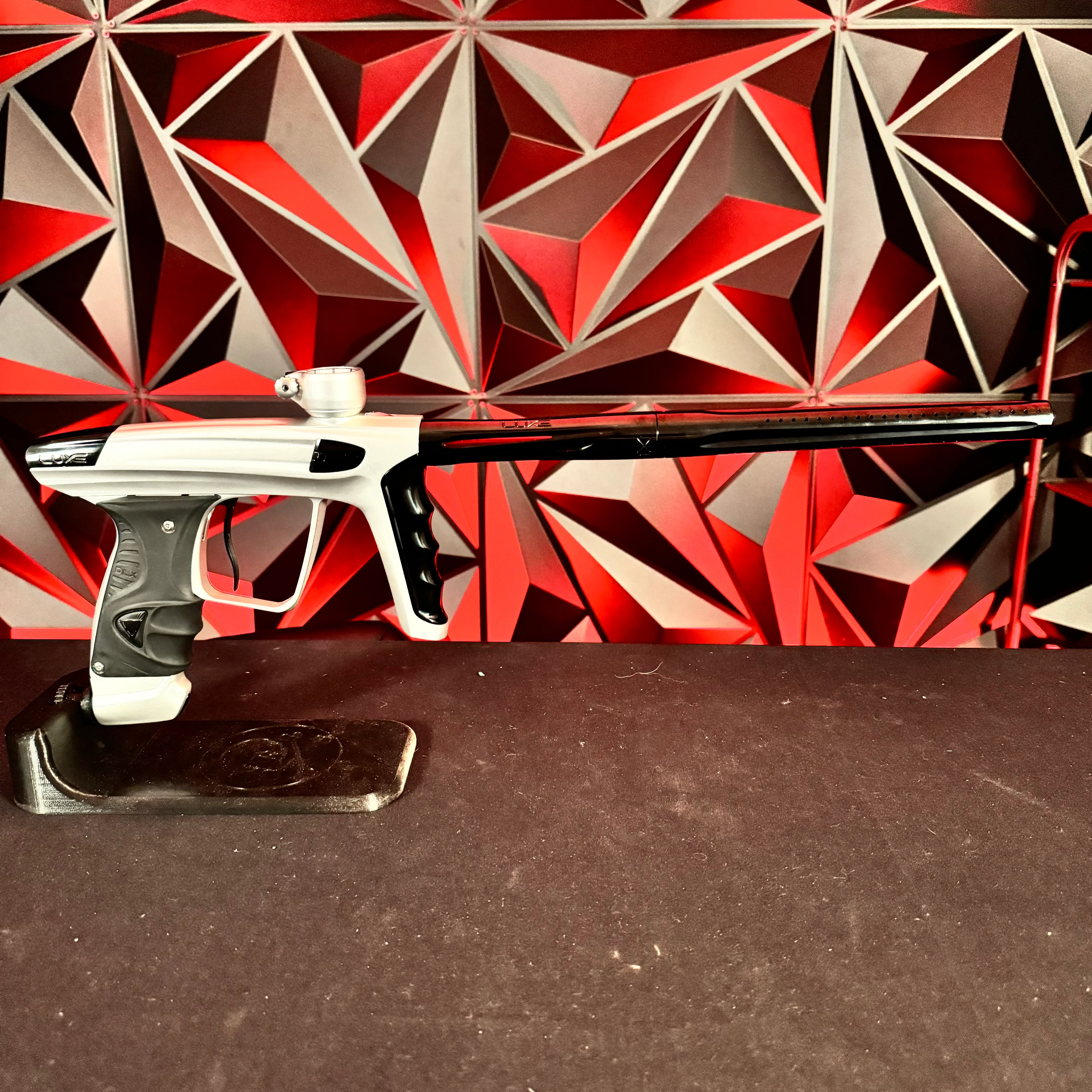 Used DLX Luxe X Paintball Gun - Dust Silver/Polished Black - Image 6