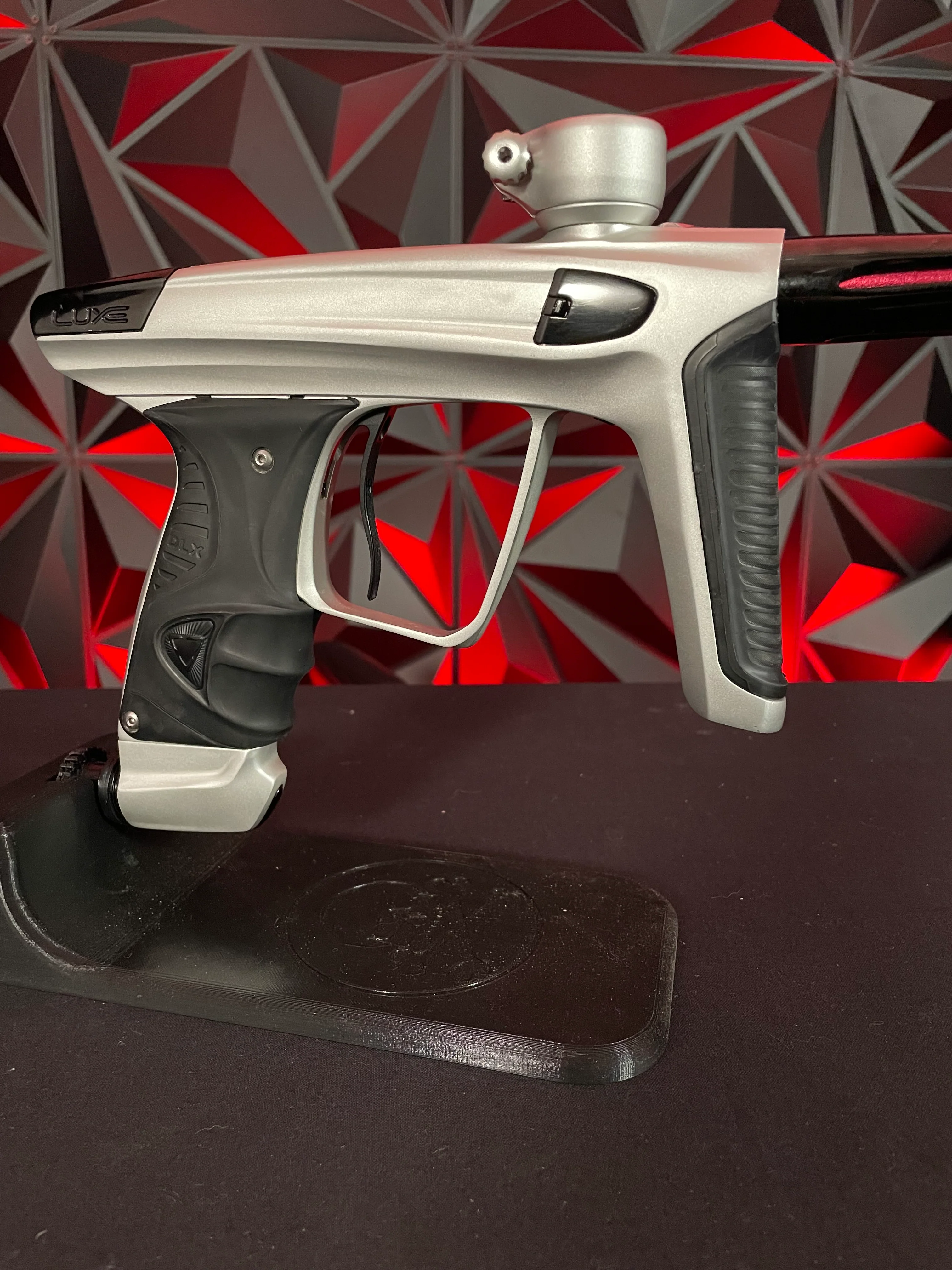 Used DLX Luxe X Paintball Gun - Dust Silver/Polished Black w/Scythe Trigger & Spare Grips - Image 3