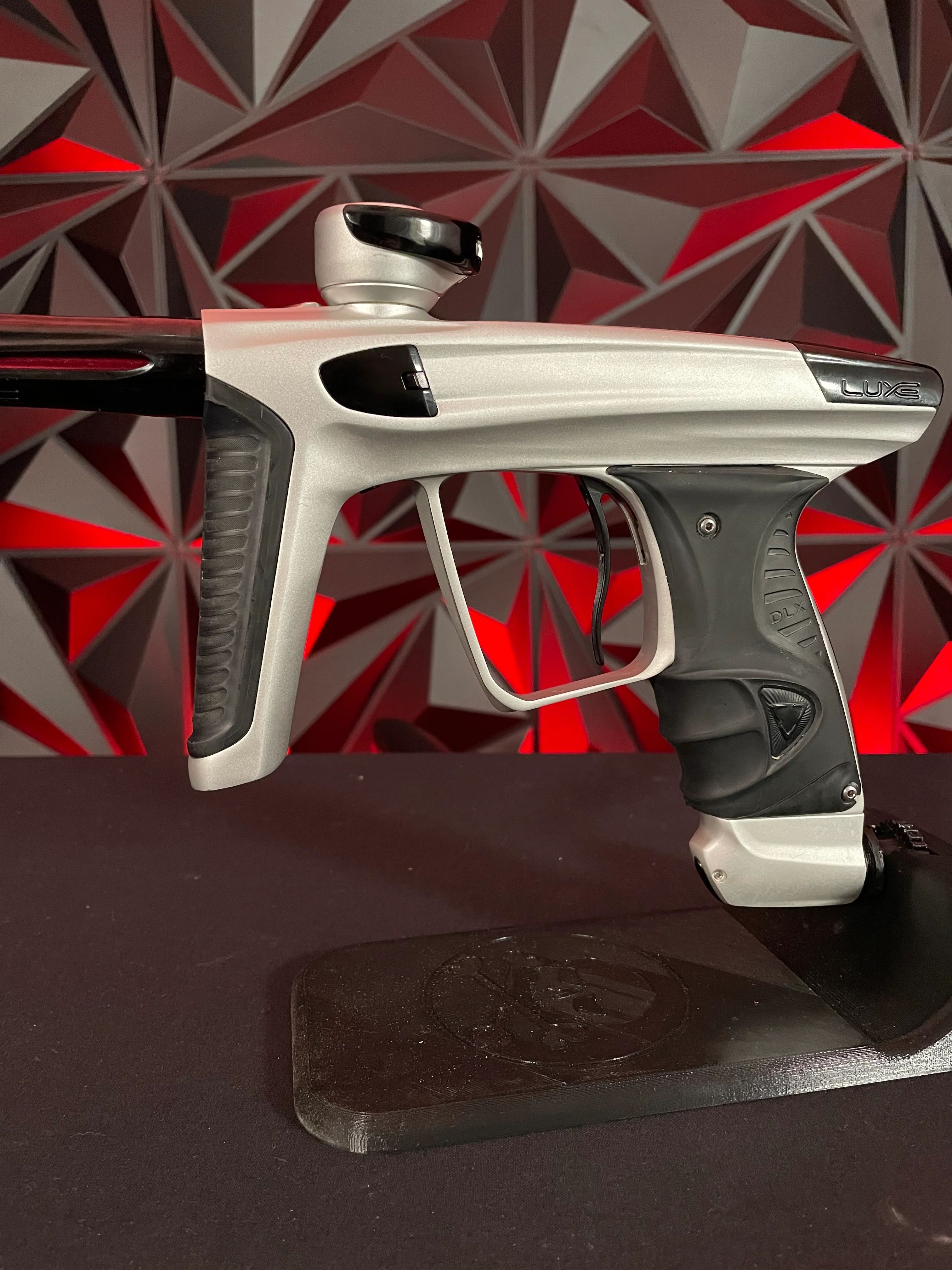 Used DLX Luxe X Paintball Gun - Dust Silver/Polished Black w/Scythe Trigger & Spare Grips - Image 4