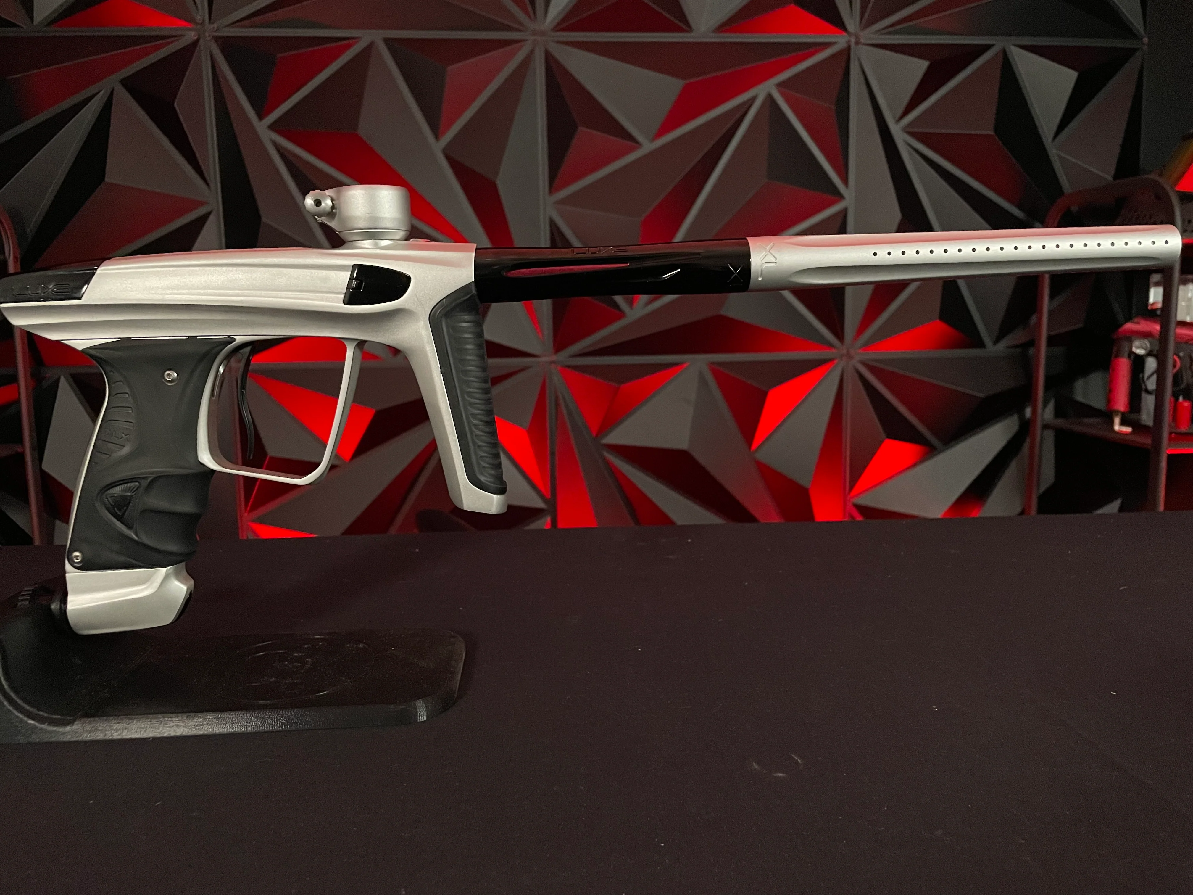 Used DLX Luxe X Paintball Gun - Dust Silver/Polished Black w/Scythe Trigger & Spare Grips - Image 5