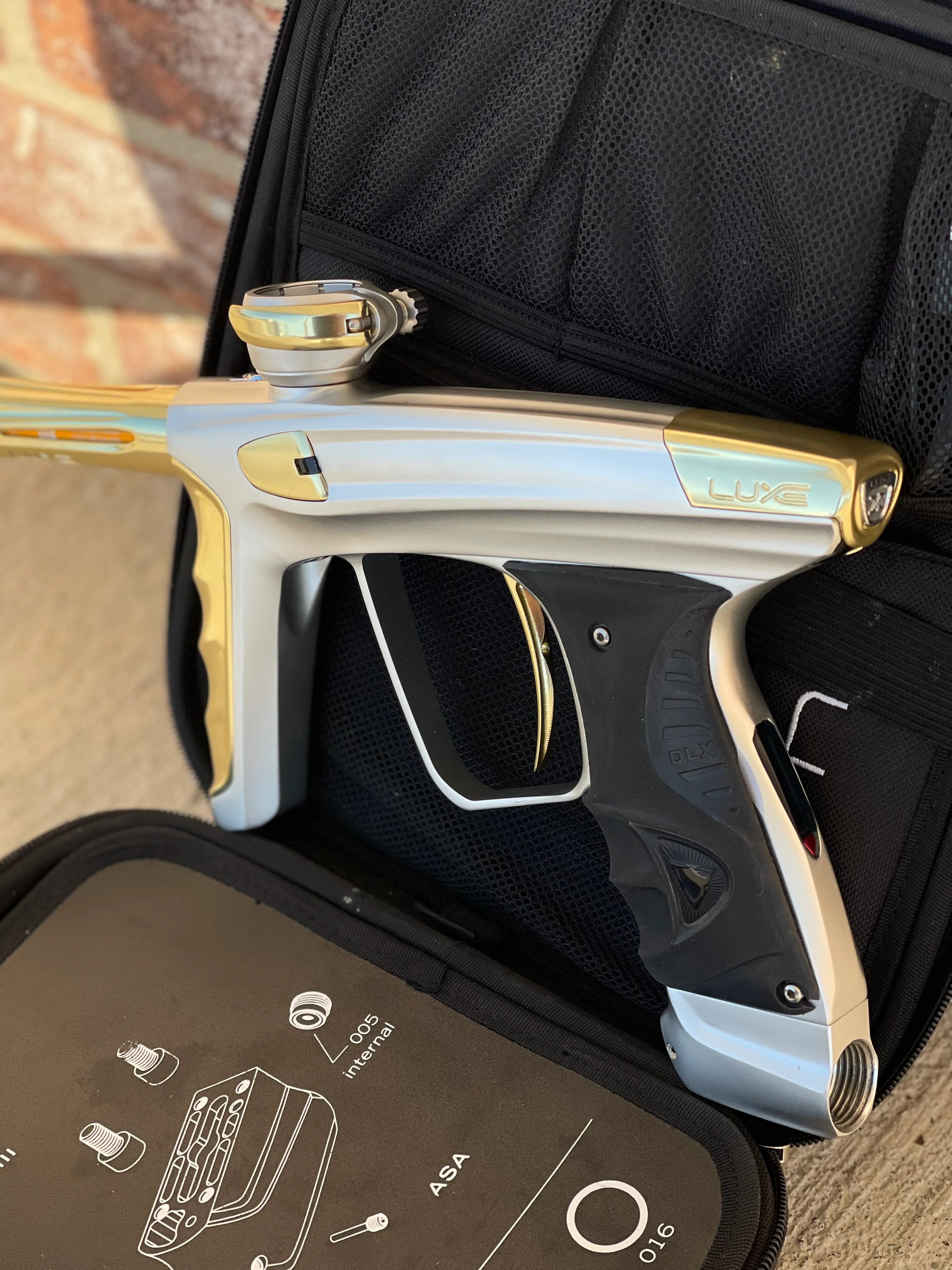 Used DLX Luxe X Paintball Gun - Dust White/Polished Gold - Image 2