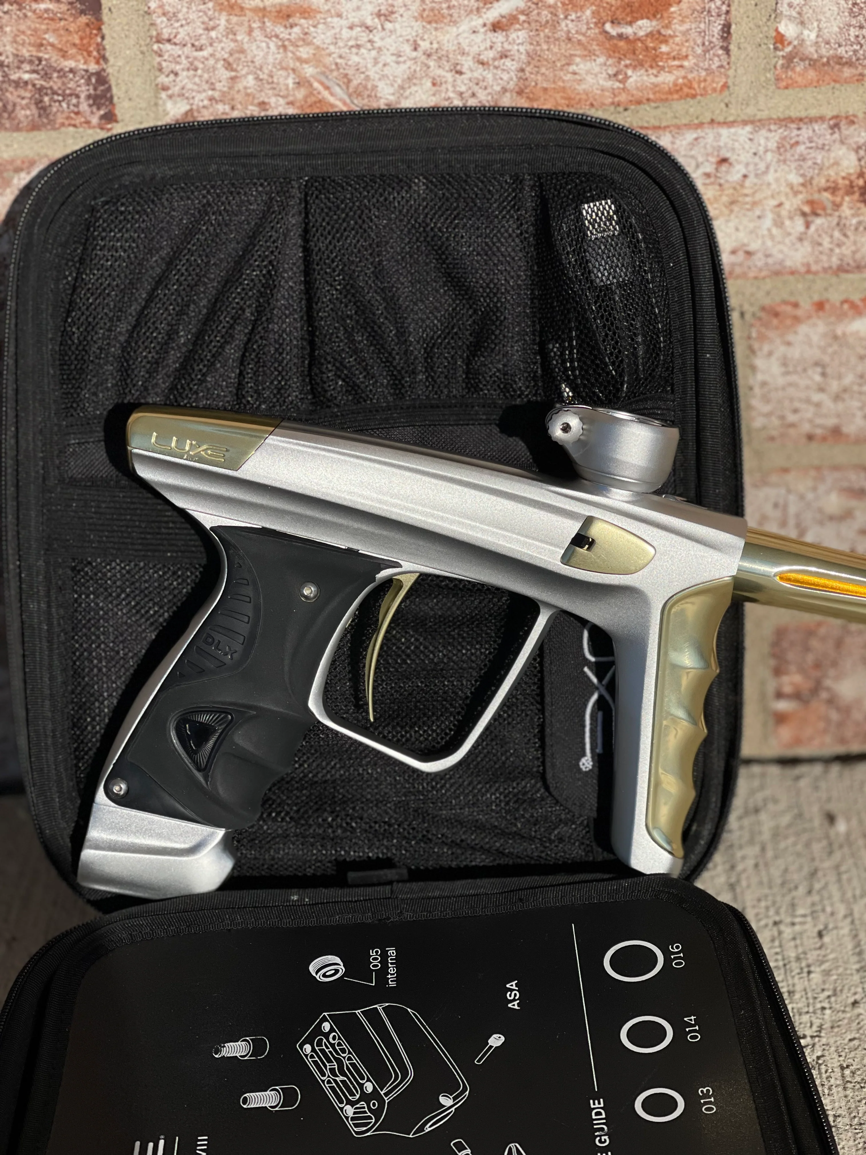 Used DLX Luxe X Paintball Gun - Dust White/Polished Gold - Image 5