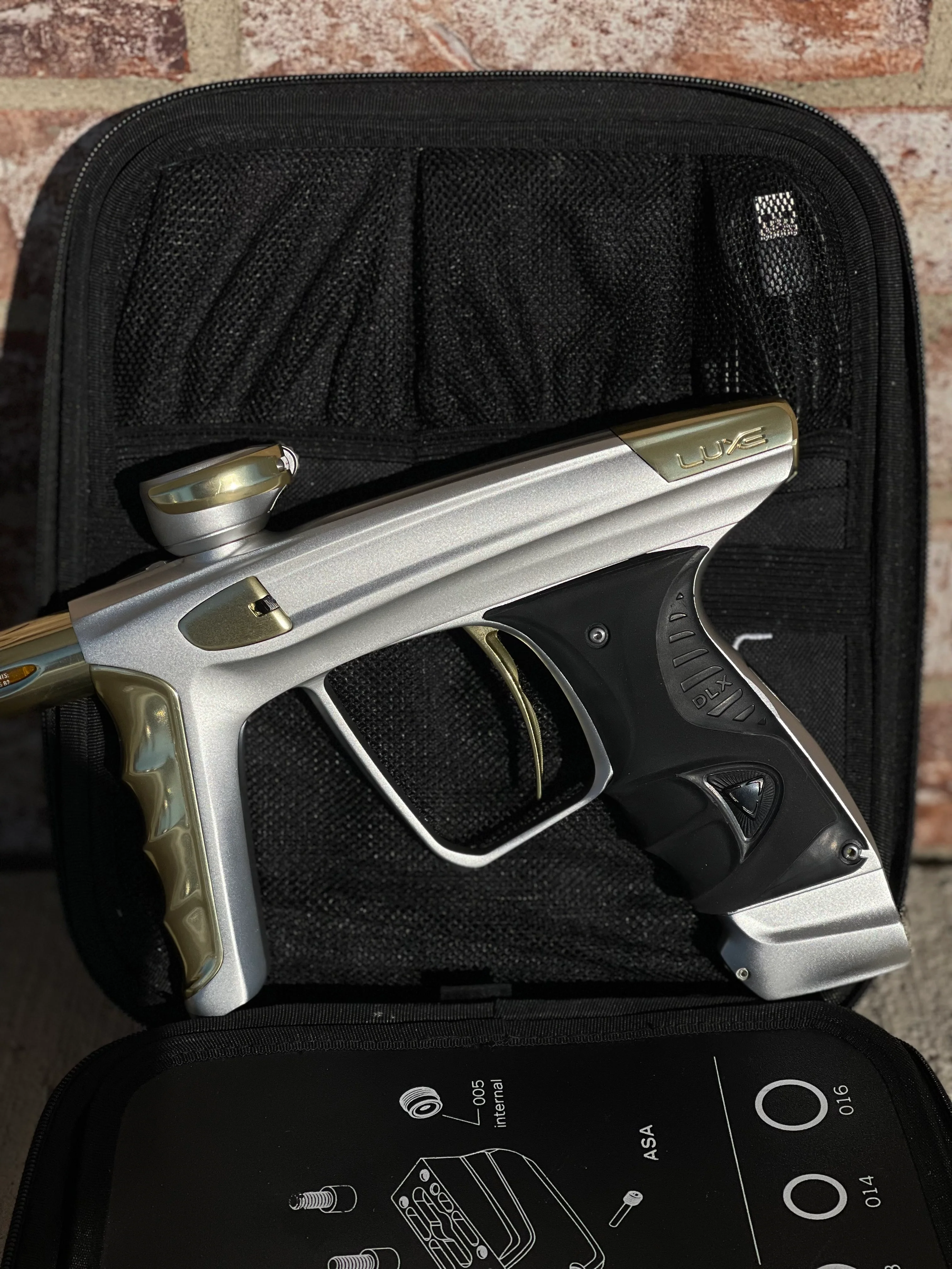 Used DLX Luxe X Paintball Gun - Dust White/Polished Gold - Image 6