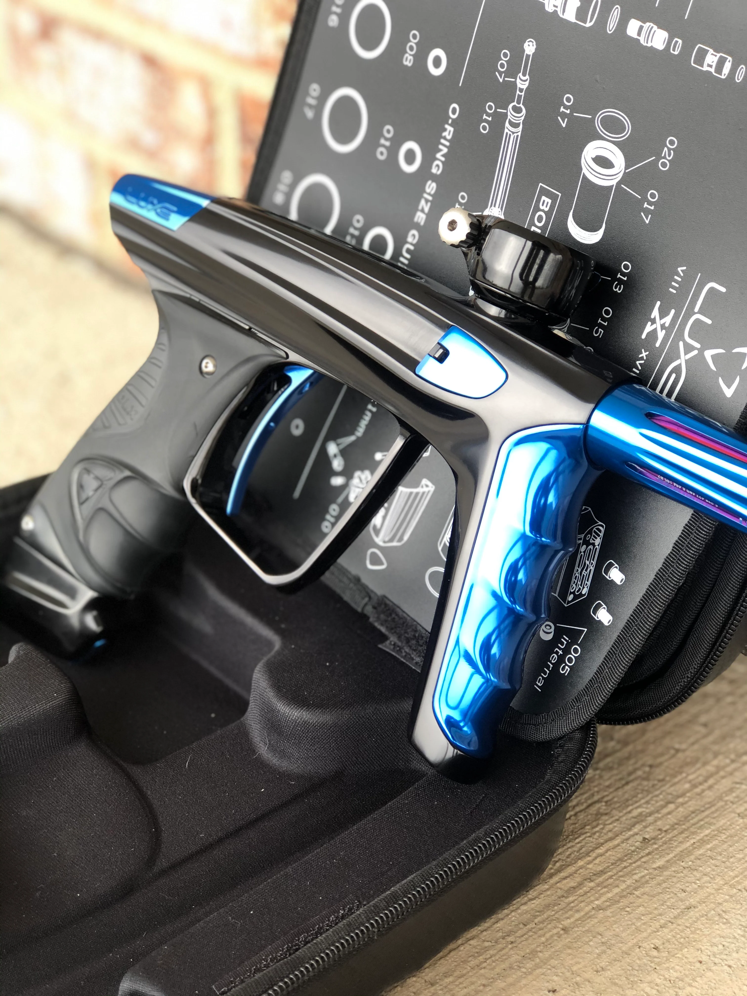 Used DLX Luxe X Paintball Gun - Gloss Black - Image 2