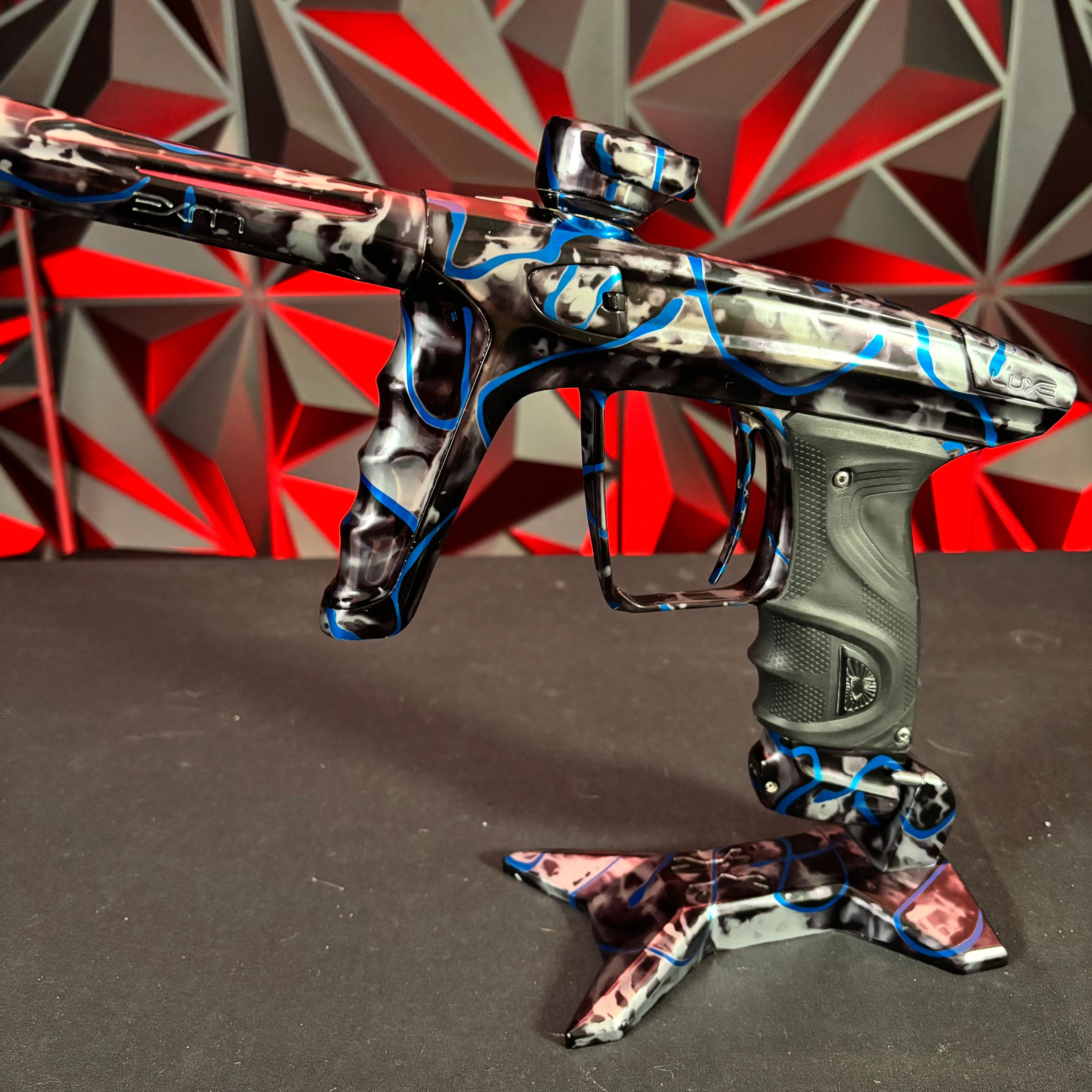 Used DLX Luxe X Paintball Gun - *Custom Anno* Gloss Grey/Black Acid Wash w/ Blue Splash w/ Matching HK Army Gun Stand - Image 3