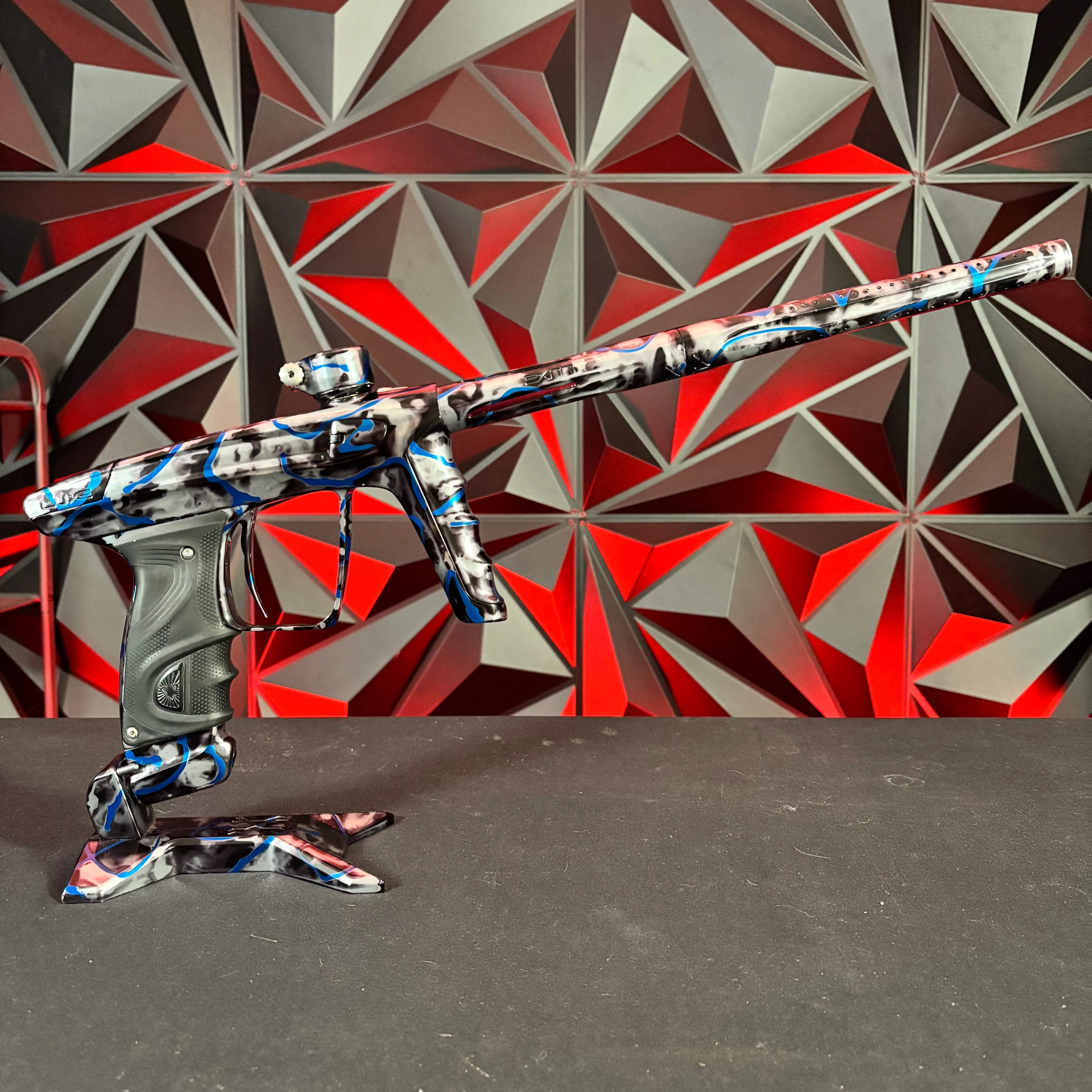 Used DLX Luxe X Paintball Gun - *Custom Anno* Gloss Grey/Black Acid Wash w/ Blue Splash w/ Matching HK Army Gun Stand - Image 6