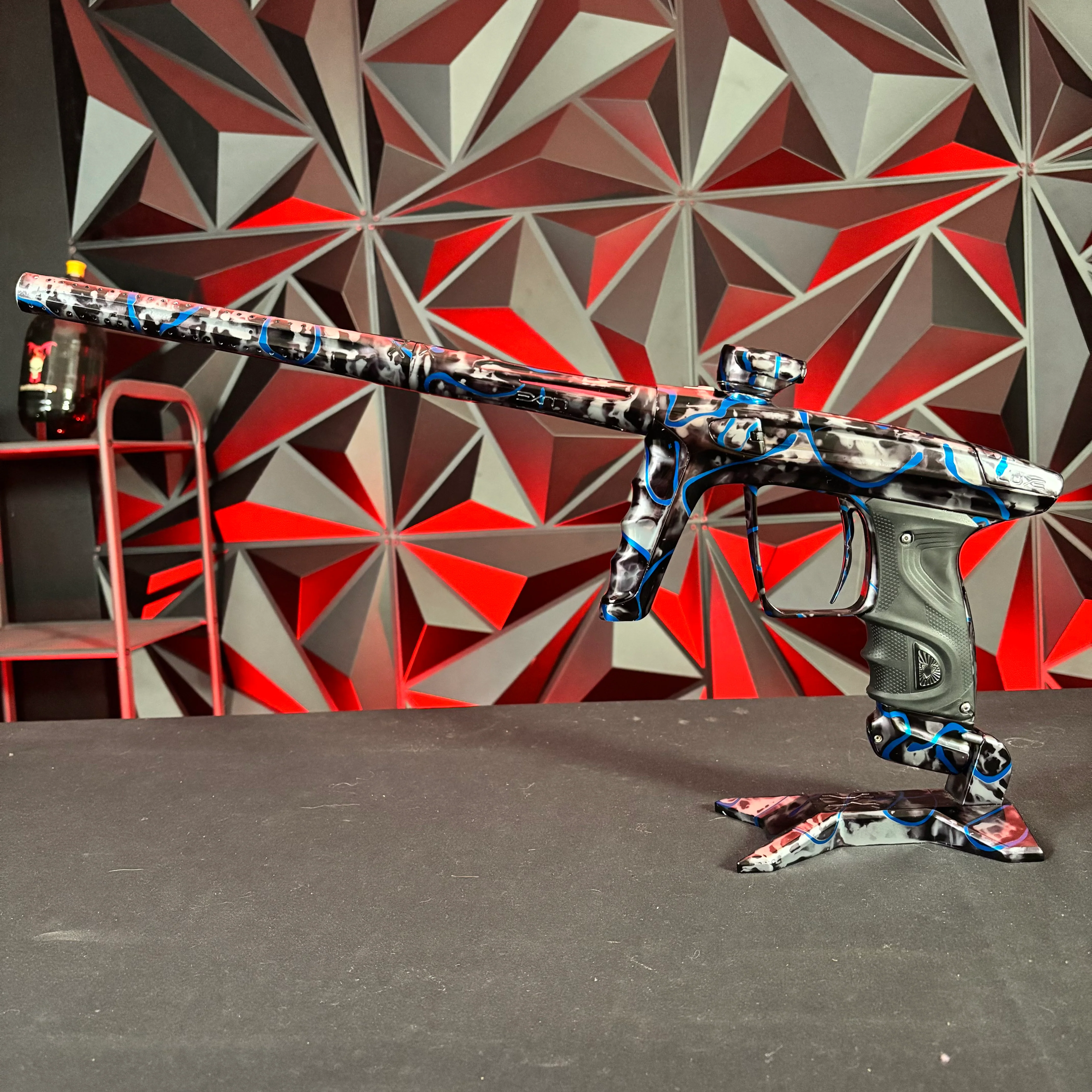 Used DLX Luxe X Paintball Gun - *Custom Anno* Gloss Grey/Black Acid Wash w/ Blue Splash w/ Matching HK Army Gun Stand - Image 7