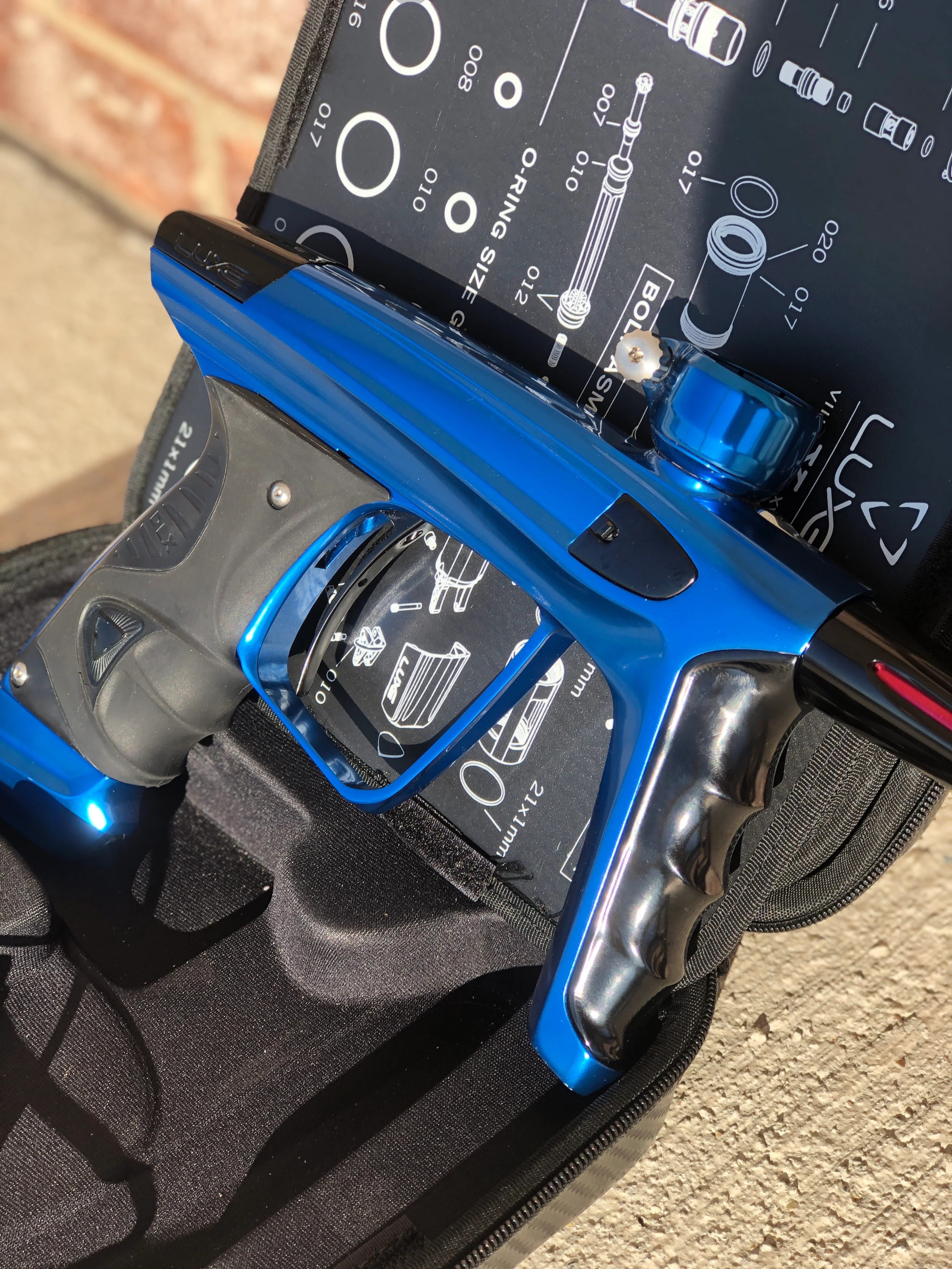 Used DLX Luxe X Paintball Gun - Polished Blue - Image 2