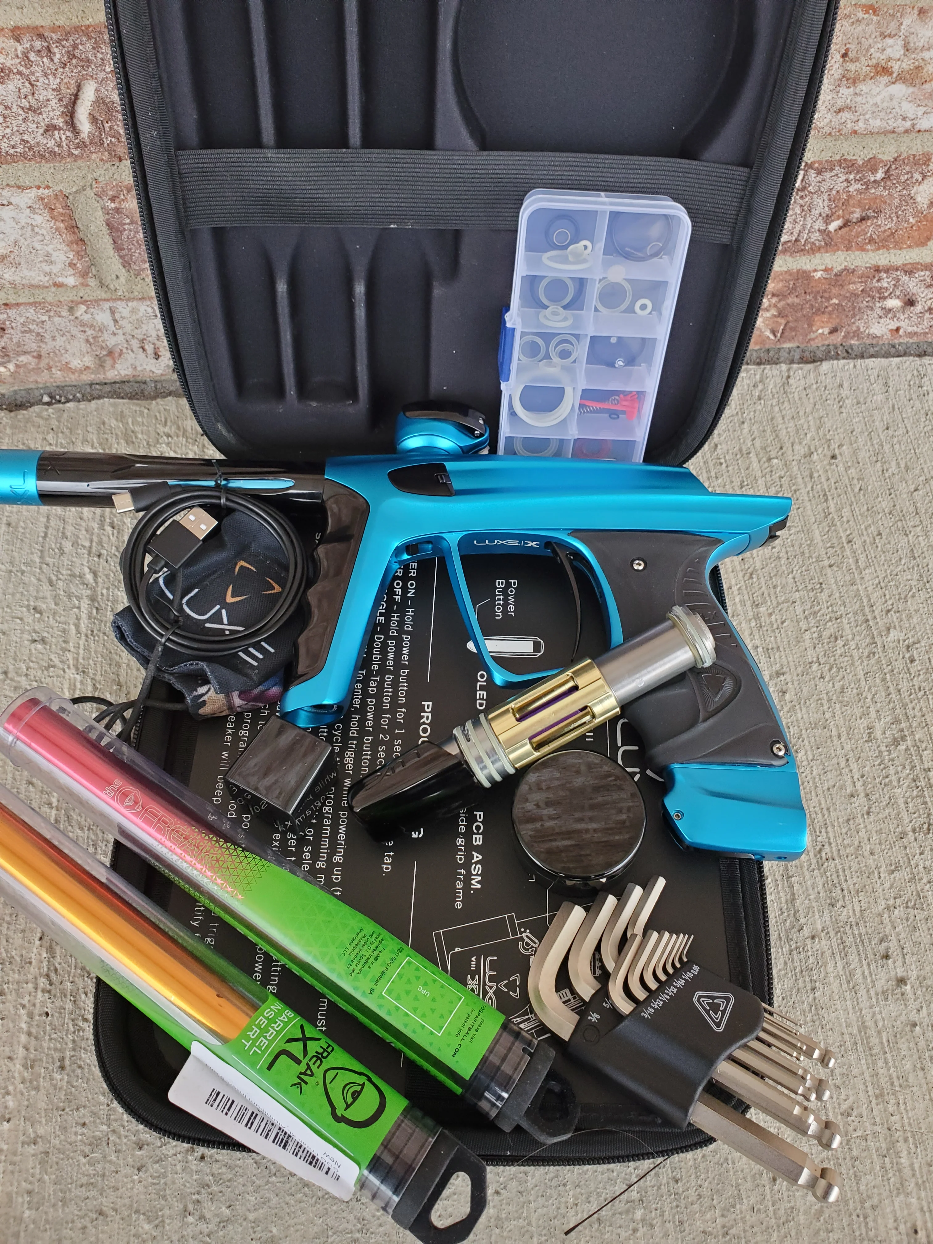 Used DLX Luxe X Paintball Gun - Teal / Black - Image 5