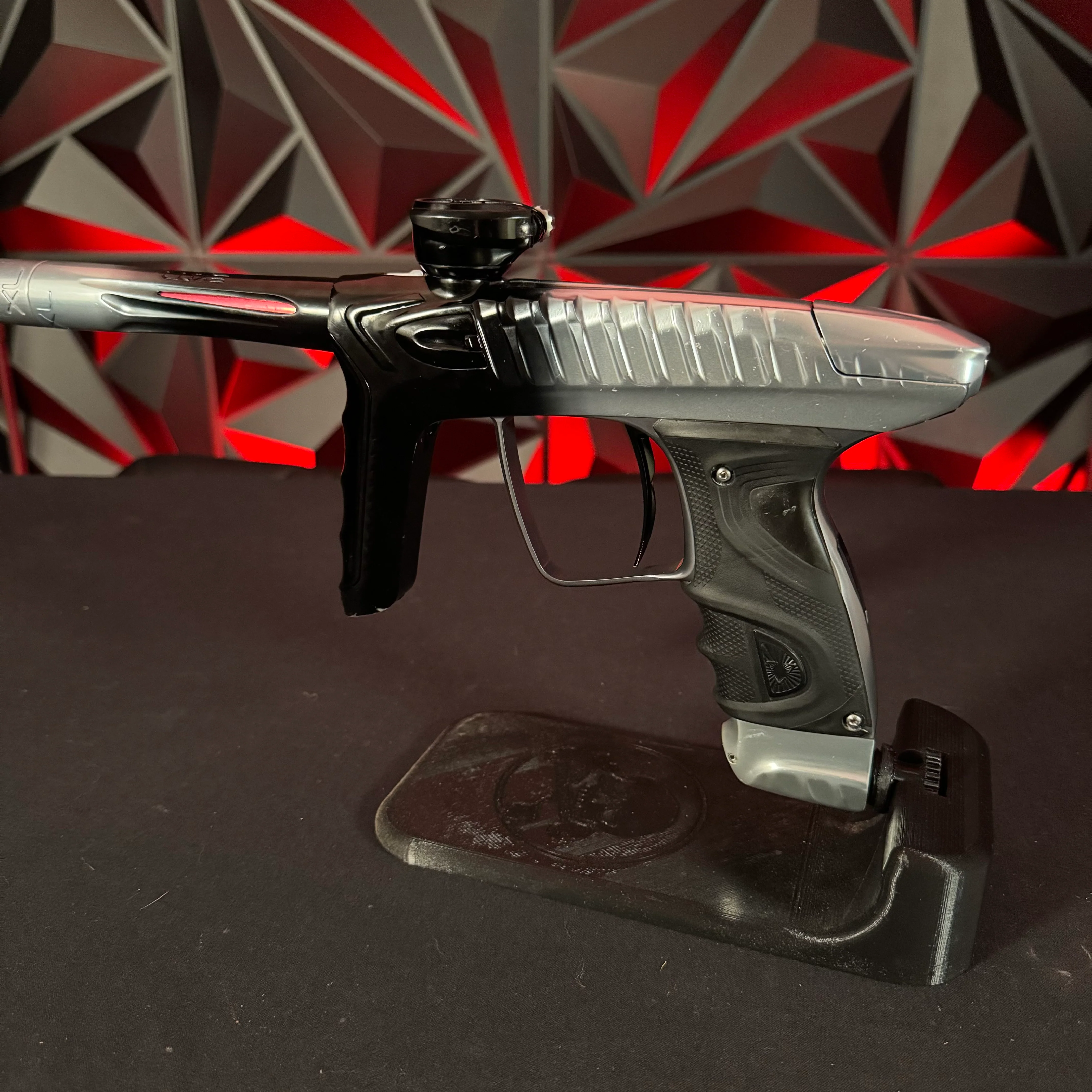 Used DLX Project TM40 Paintball Gun - Polished Silver/Black Fade - Image 3
